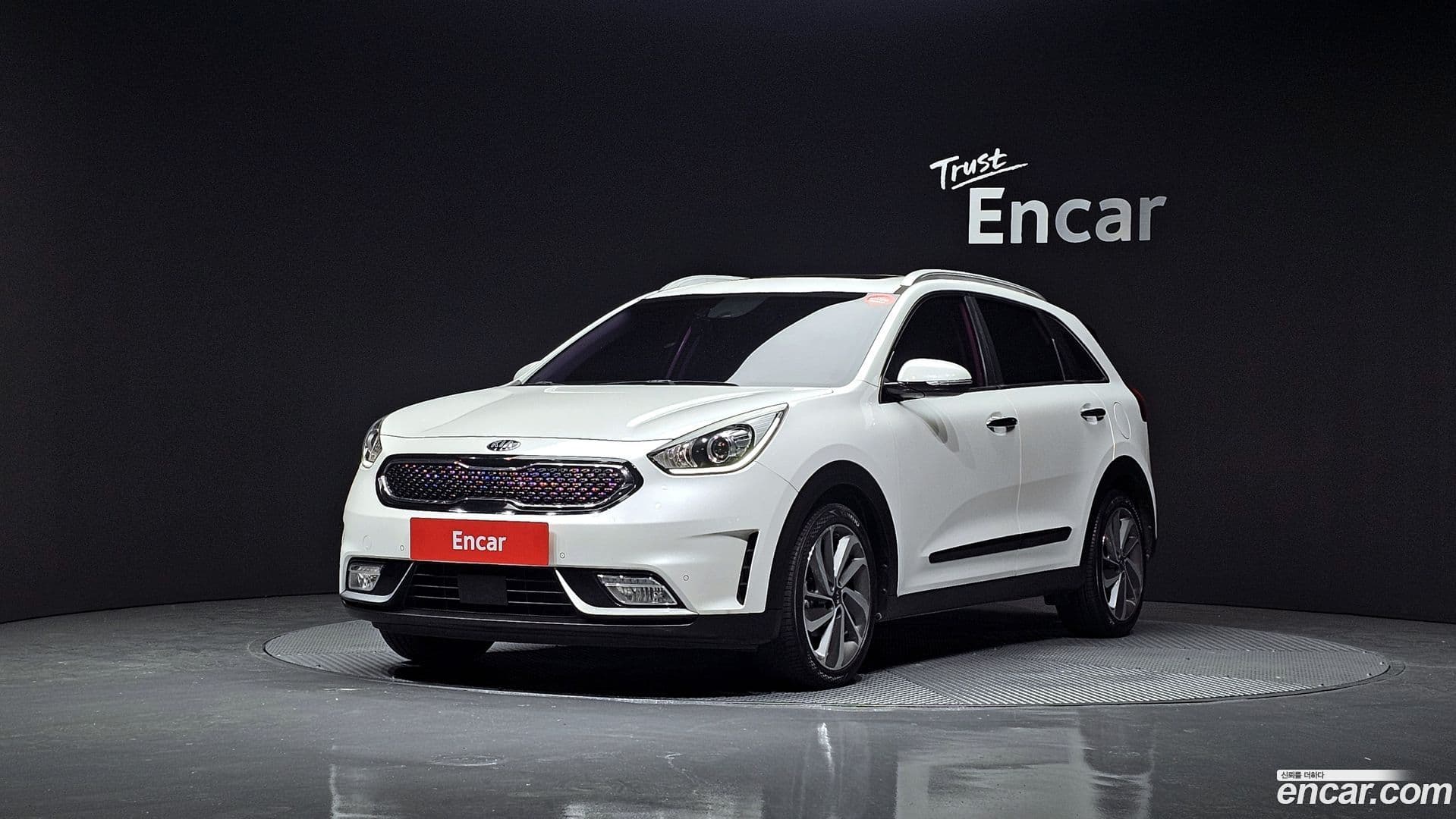 Main__Slider__Photo:Niro Kia 2017.4-0