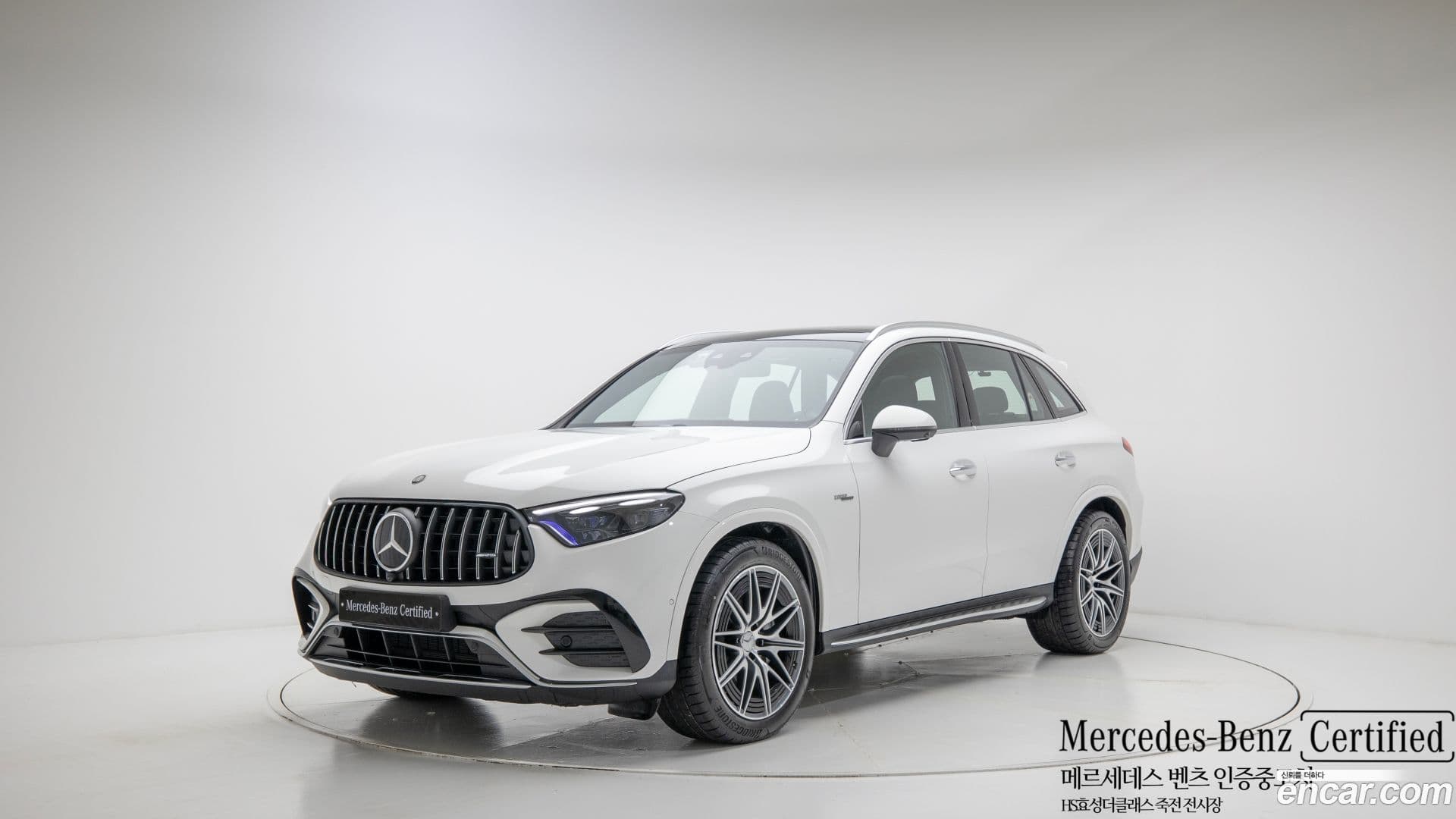 Main__Slider__Photo:GLC-Class Mercedes-Benz 2025.5-0