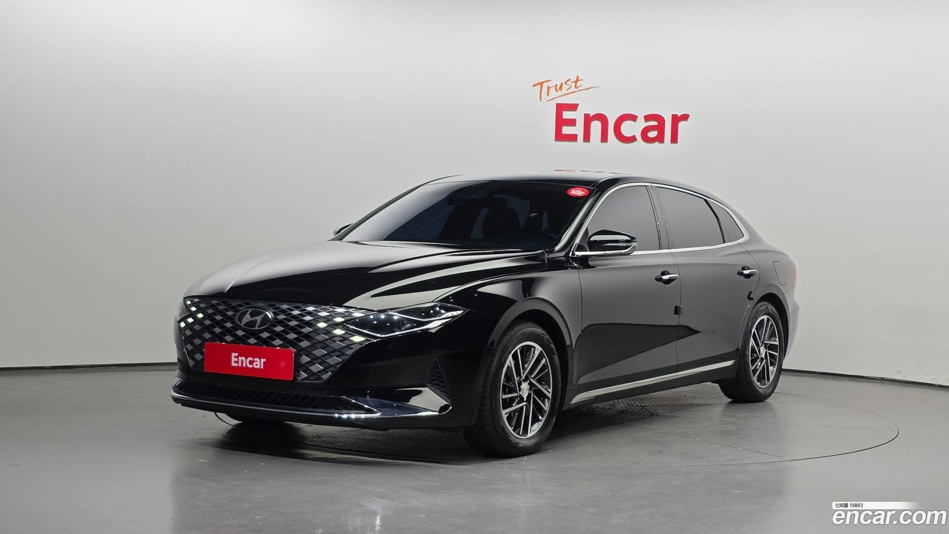 Main__Slider__Photo:Grandeur Hyundai 2021.6-0