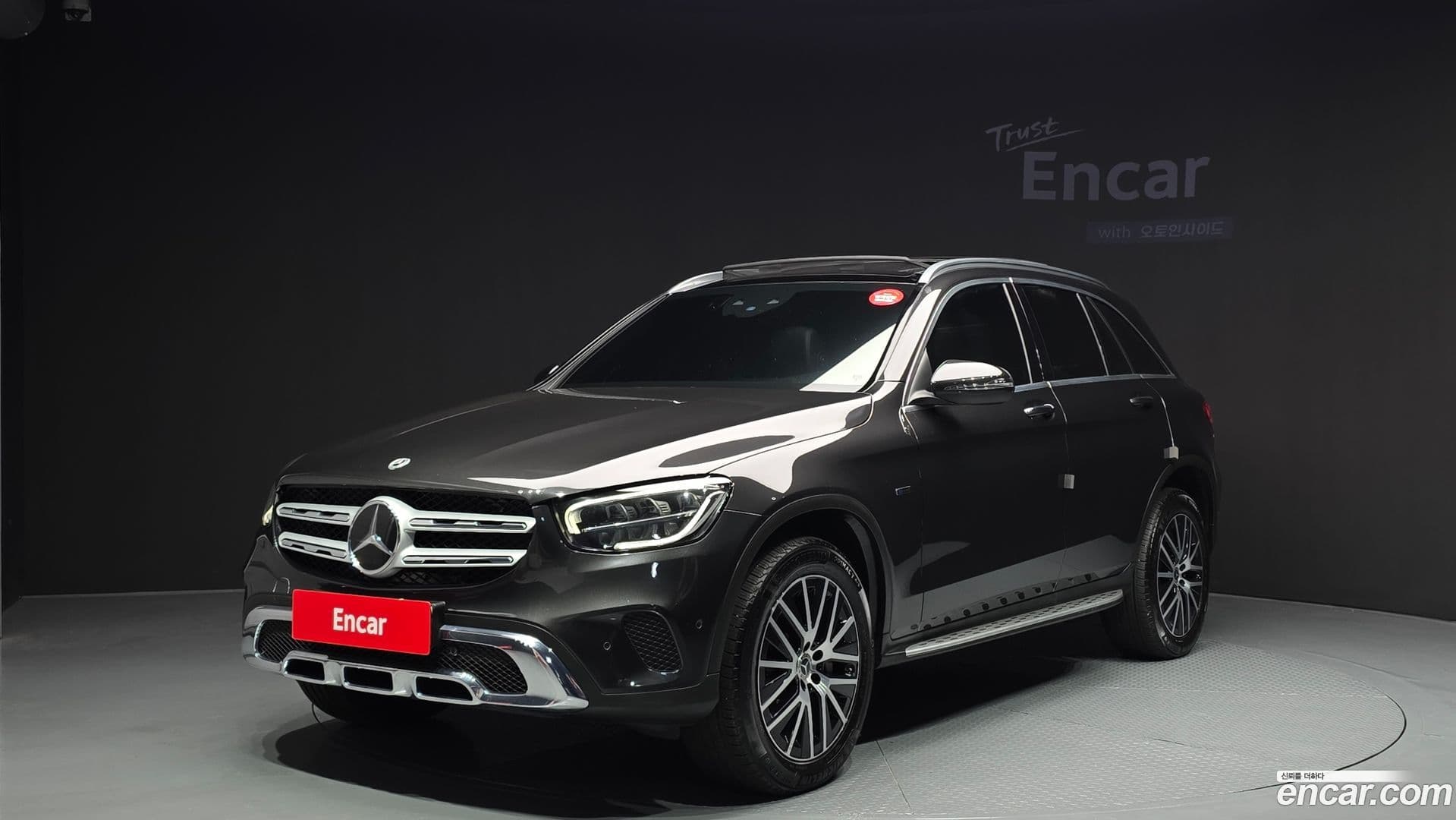 Main__Slider__Photo:GLC-Class Mercedes-Benz 2021.8-0