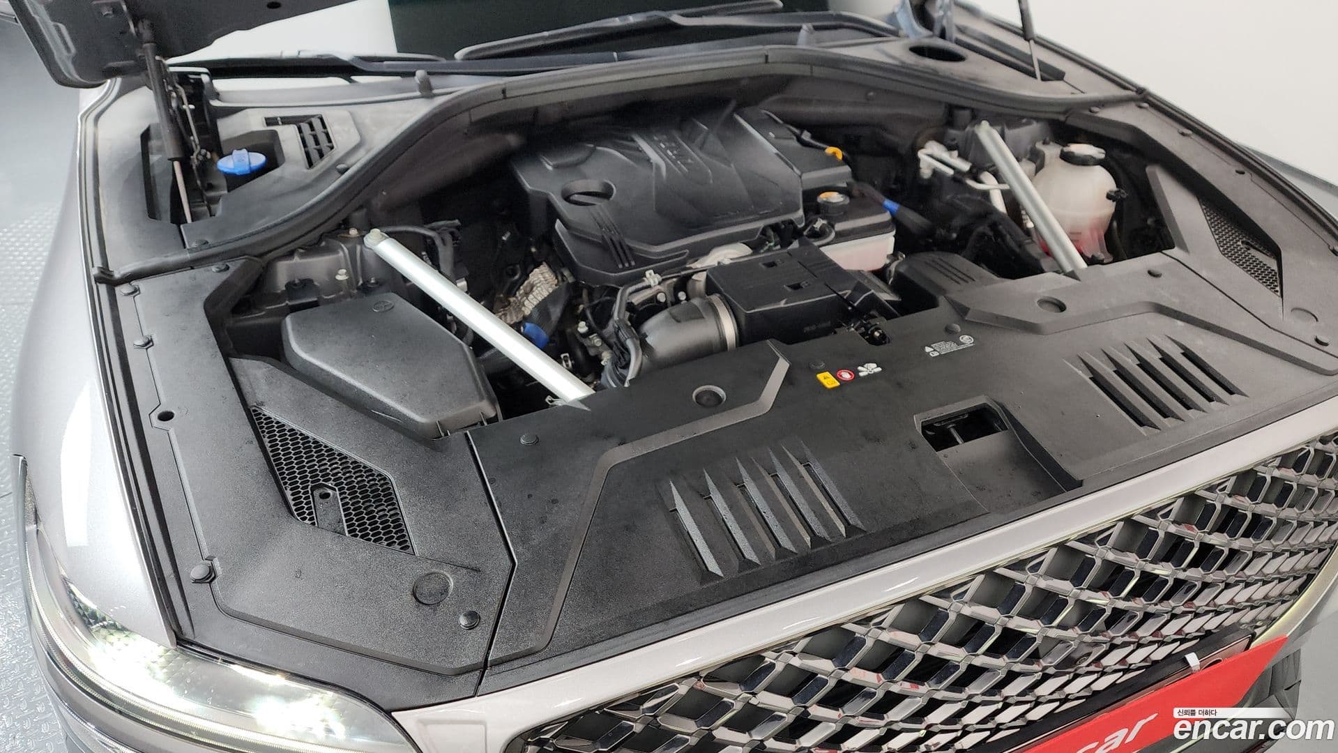 Main__Slider__Photo:GV70 Genesis 2021.2-5