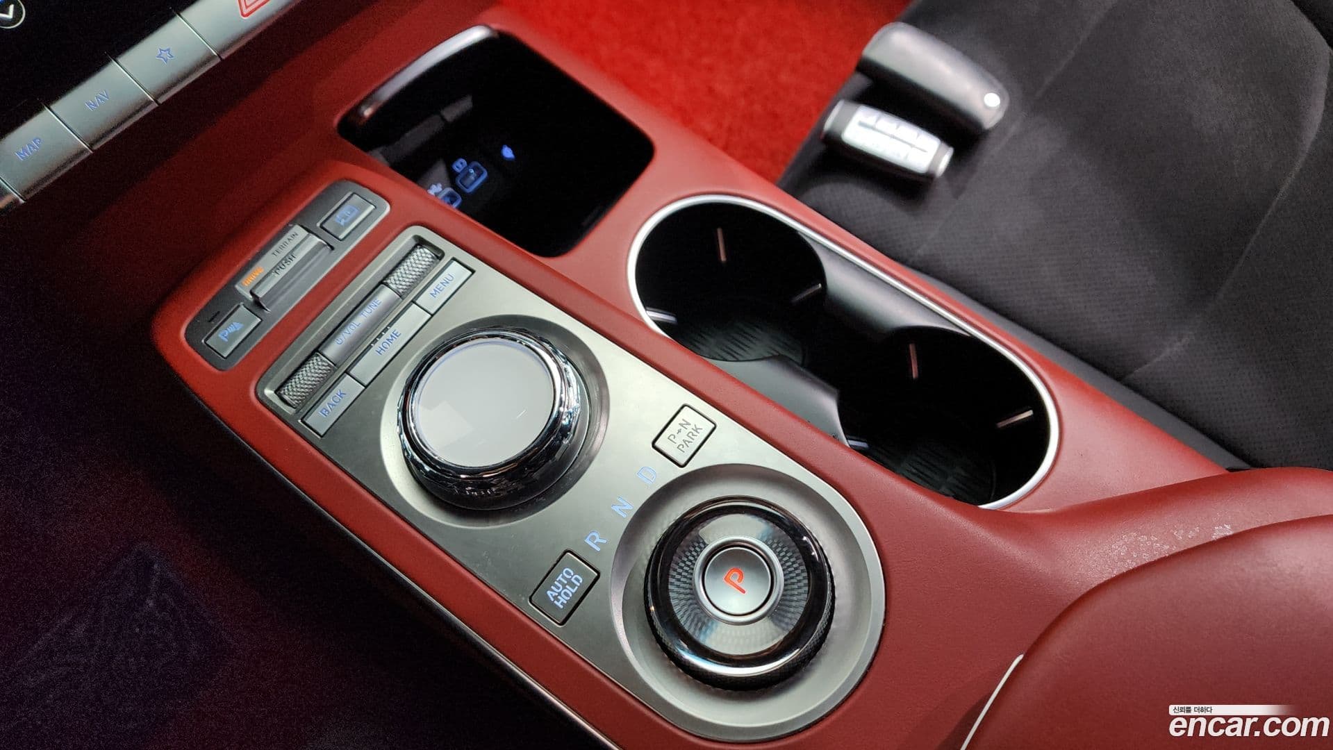 Main__Slider__Photo:GV70 Genesis 2021.2-8