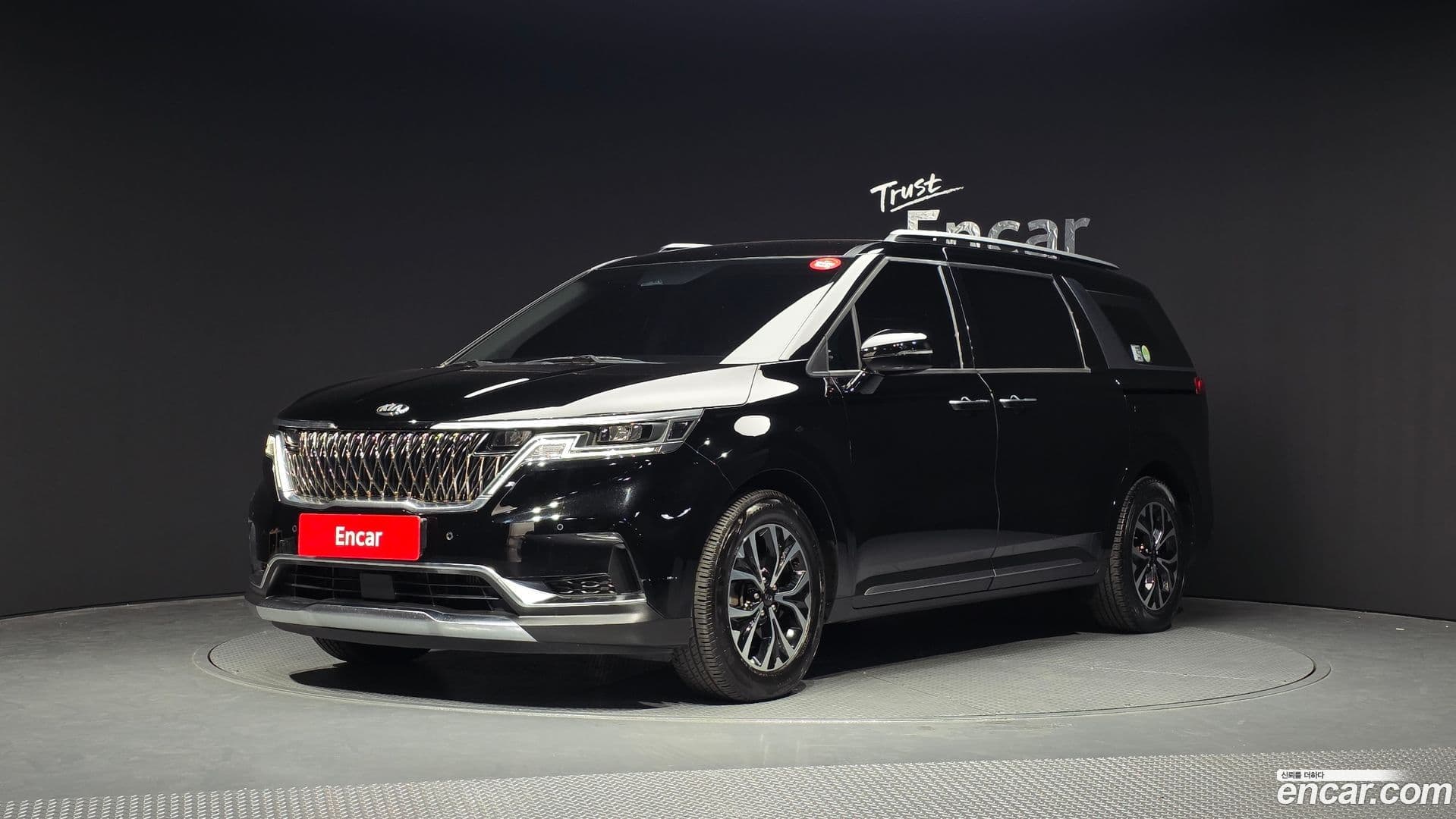 Main__Slider__Photo:Canival Kia 2020.9-0