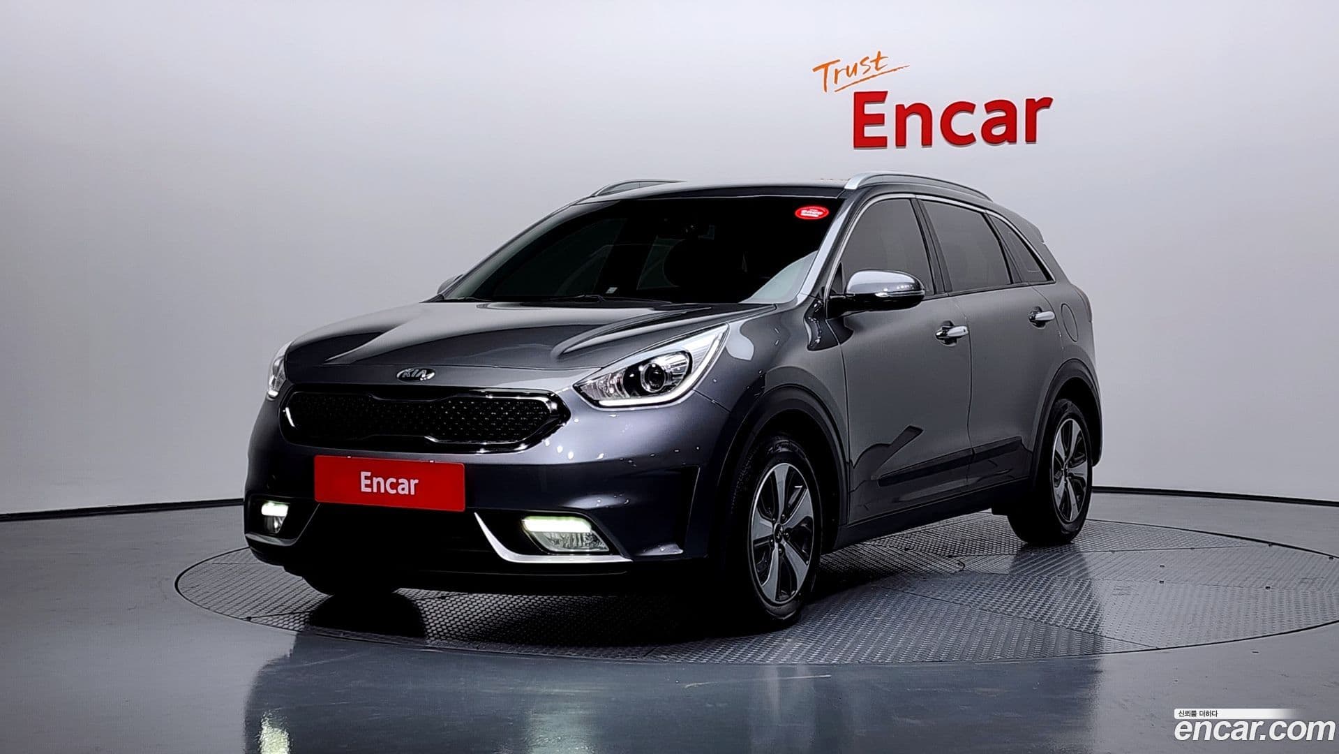 Main__Slider__Photo:Niro Kia 2017.3-0
