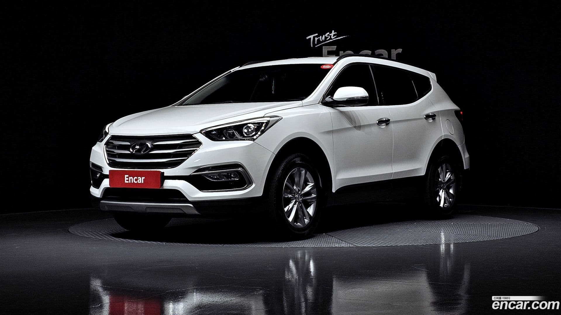 Main__Slider__Photo:Santafe Hyundai 2016.9-0