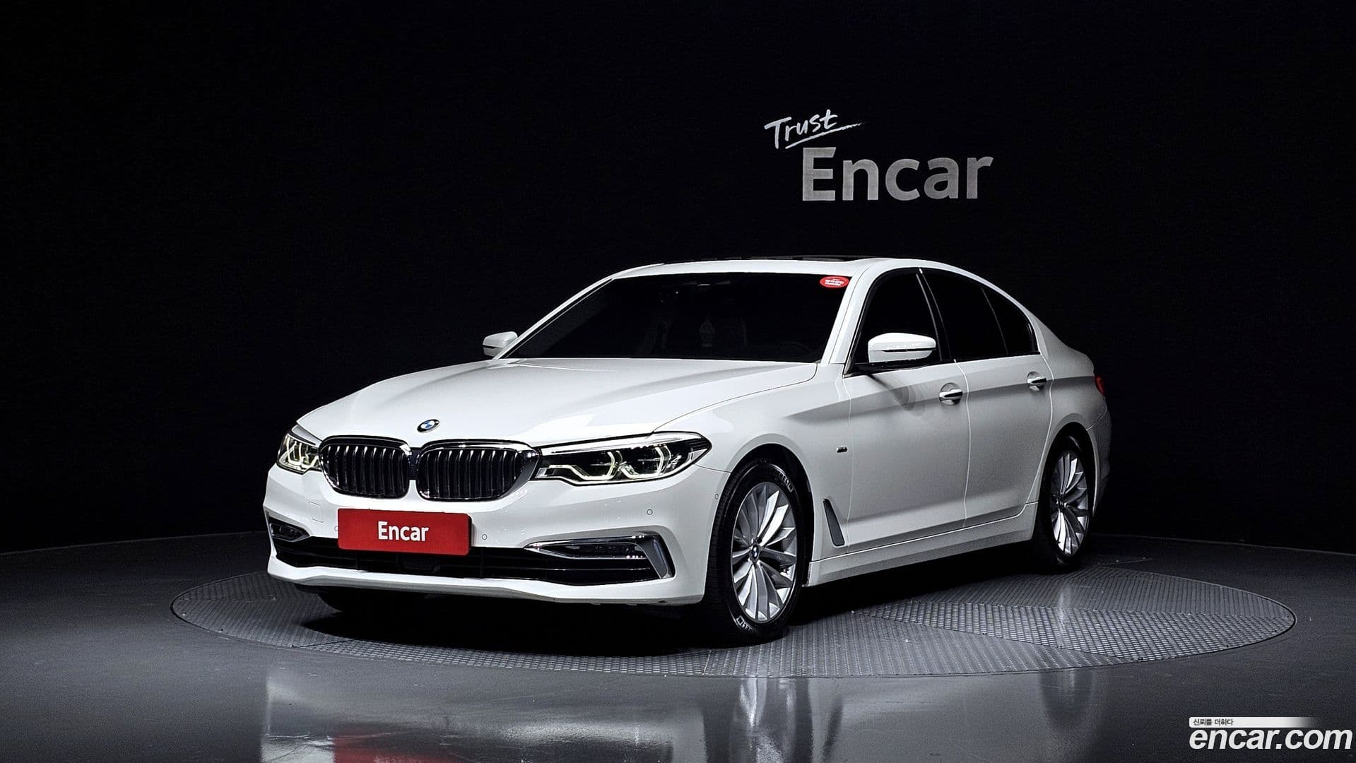 Main__Slider__Photo:5-Series BMW 2018.11-0