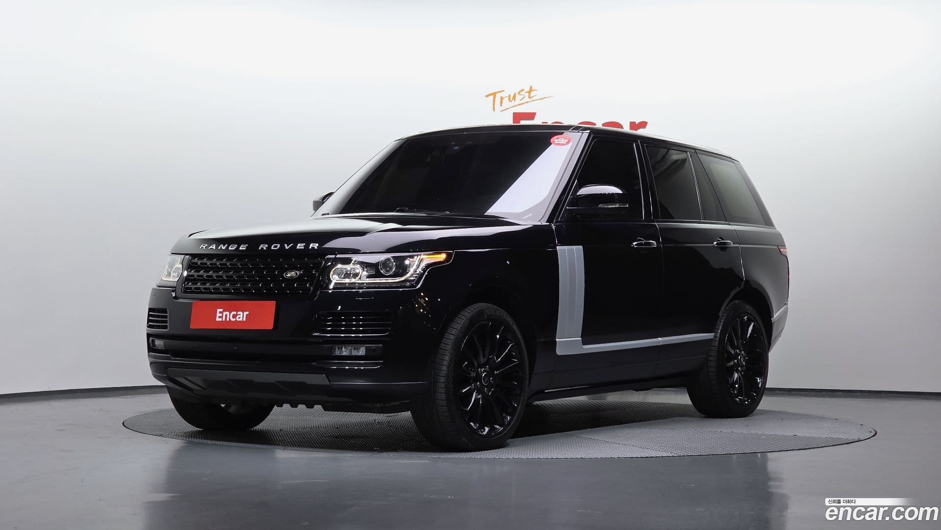 Main__Slider__Photo:Range Rover Land Rover 2017.2-0