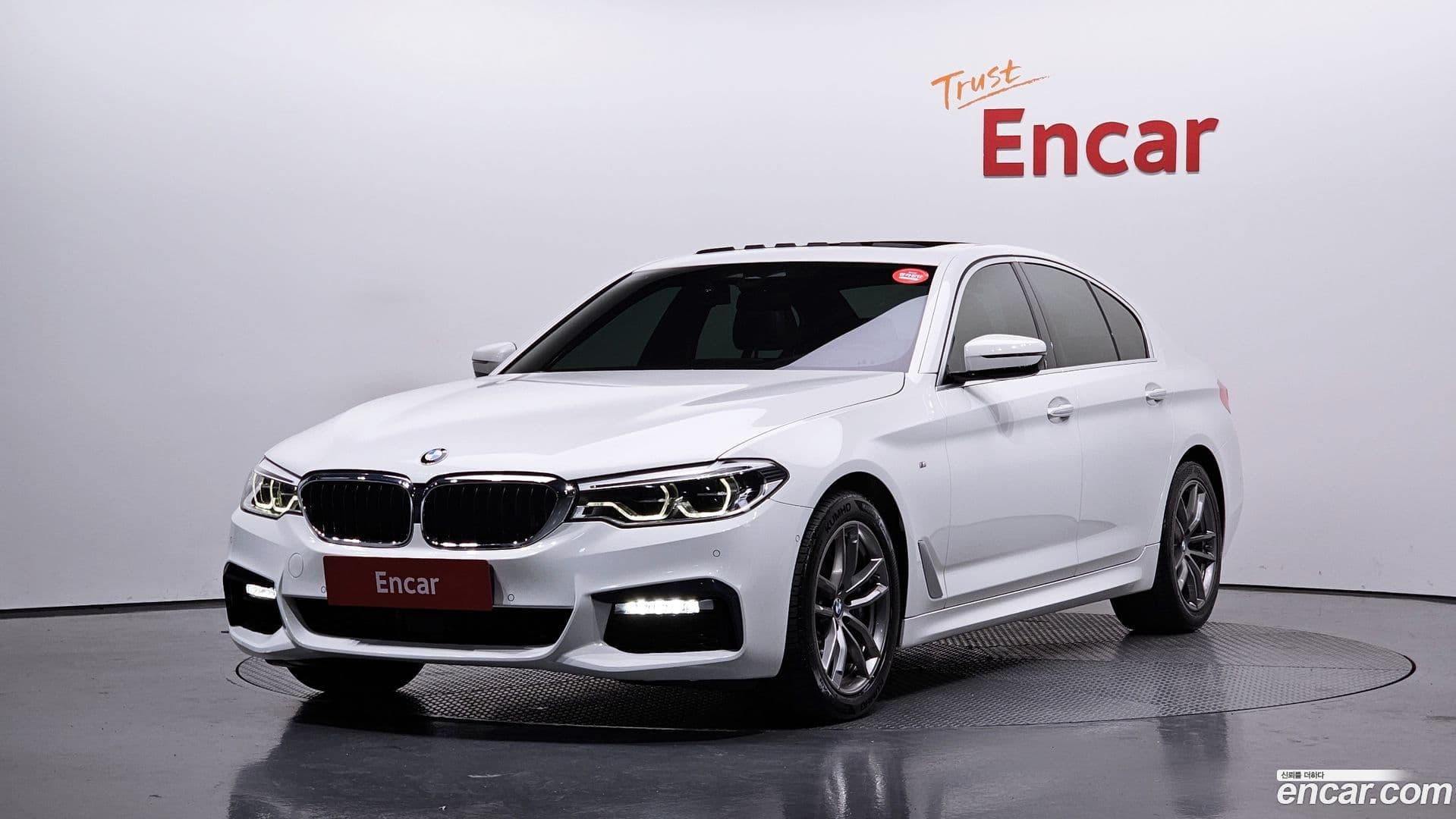 Main__Slider__Photo:5-Series BMW 2017.10-0