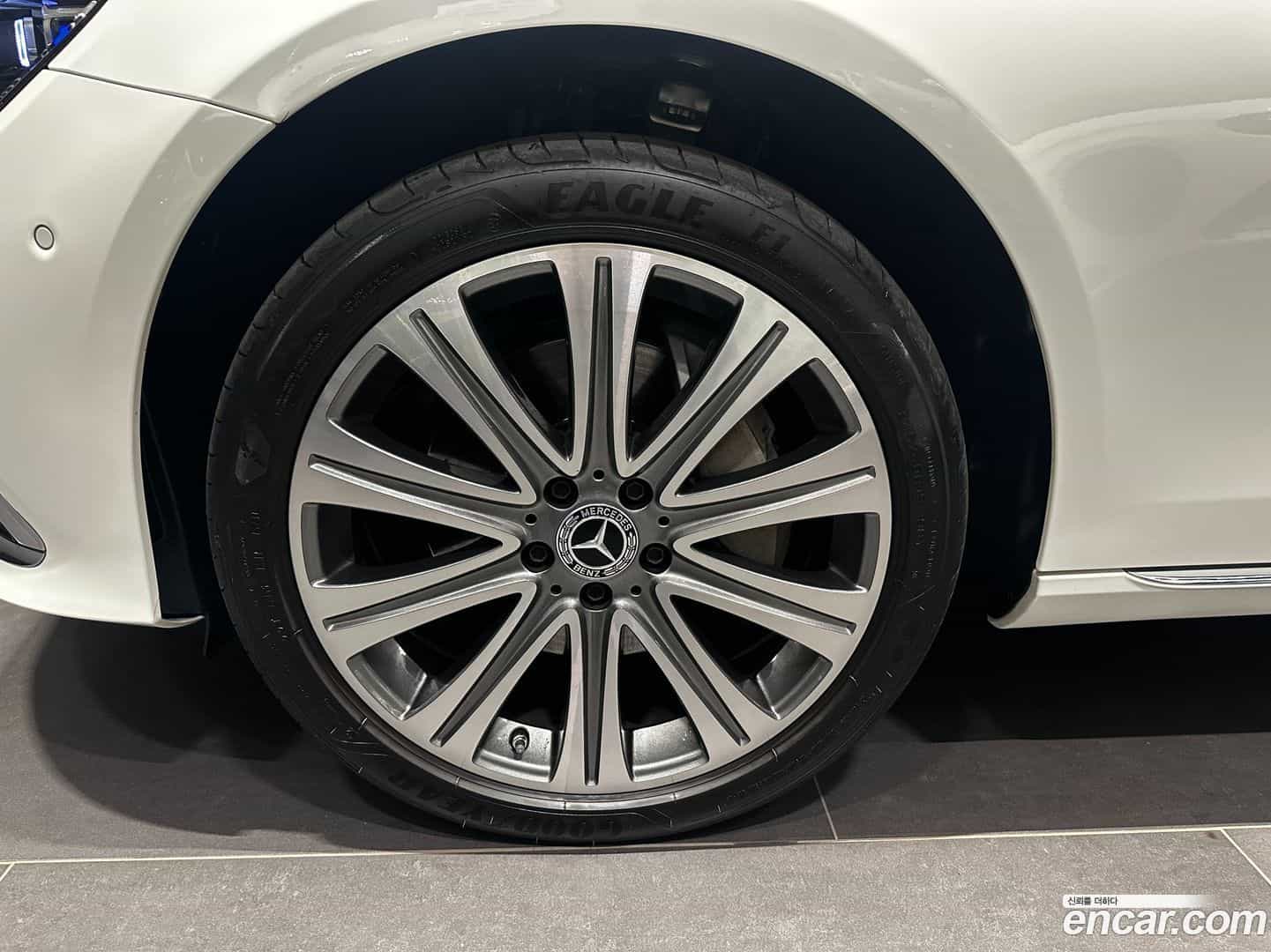 E-Class Mercedes-Benz 2023.9-OUTER-005