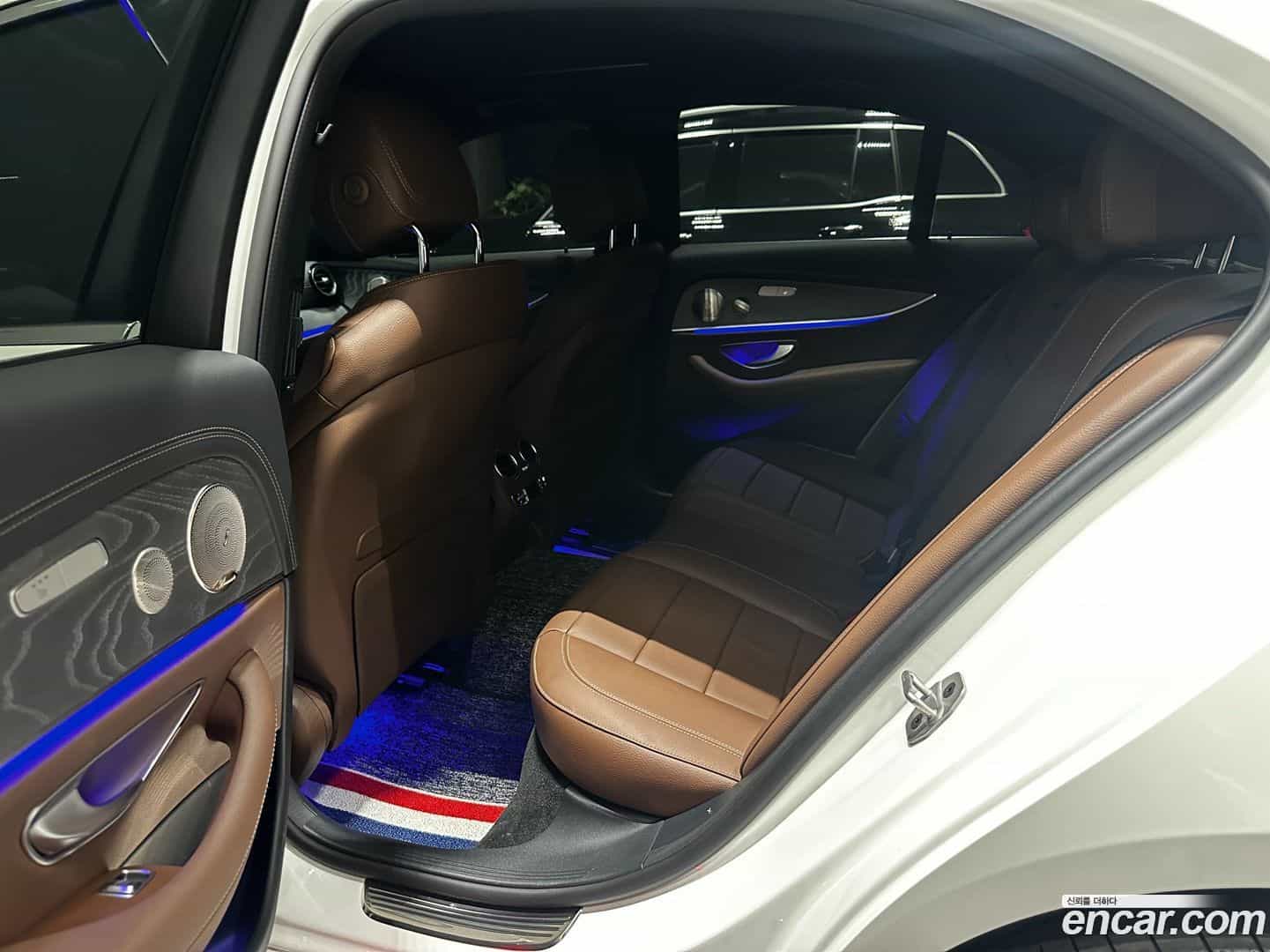 E-Class Mercedes-Benz 2023.9-INNER-010