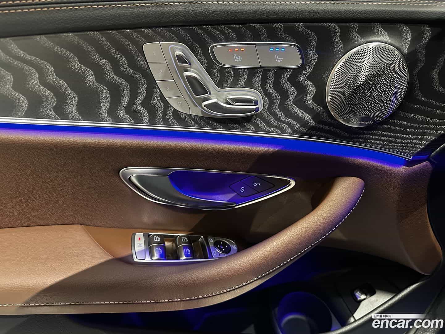 E-Class Mercedes-Benz 2023.9-OPTION-016