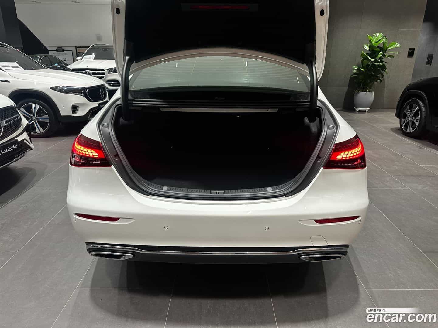 E-Class Mercedes-Benz 2023.9-OPTION-017