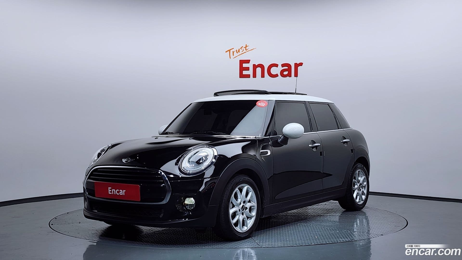 Main__Slider__Photo:Cooper Mini 2018.9-0