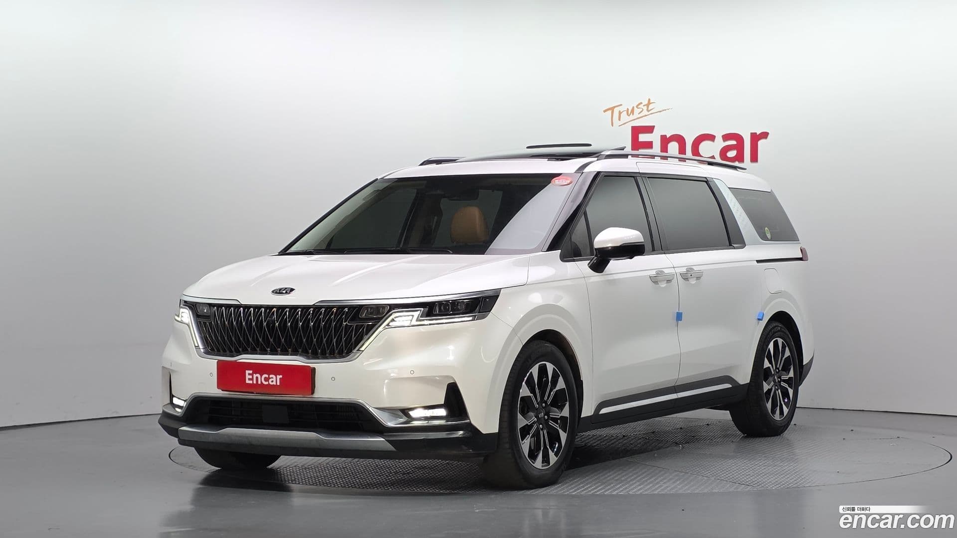 Main__Slider__Photo:Canival Kia 2020.7-0