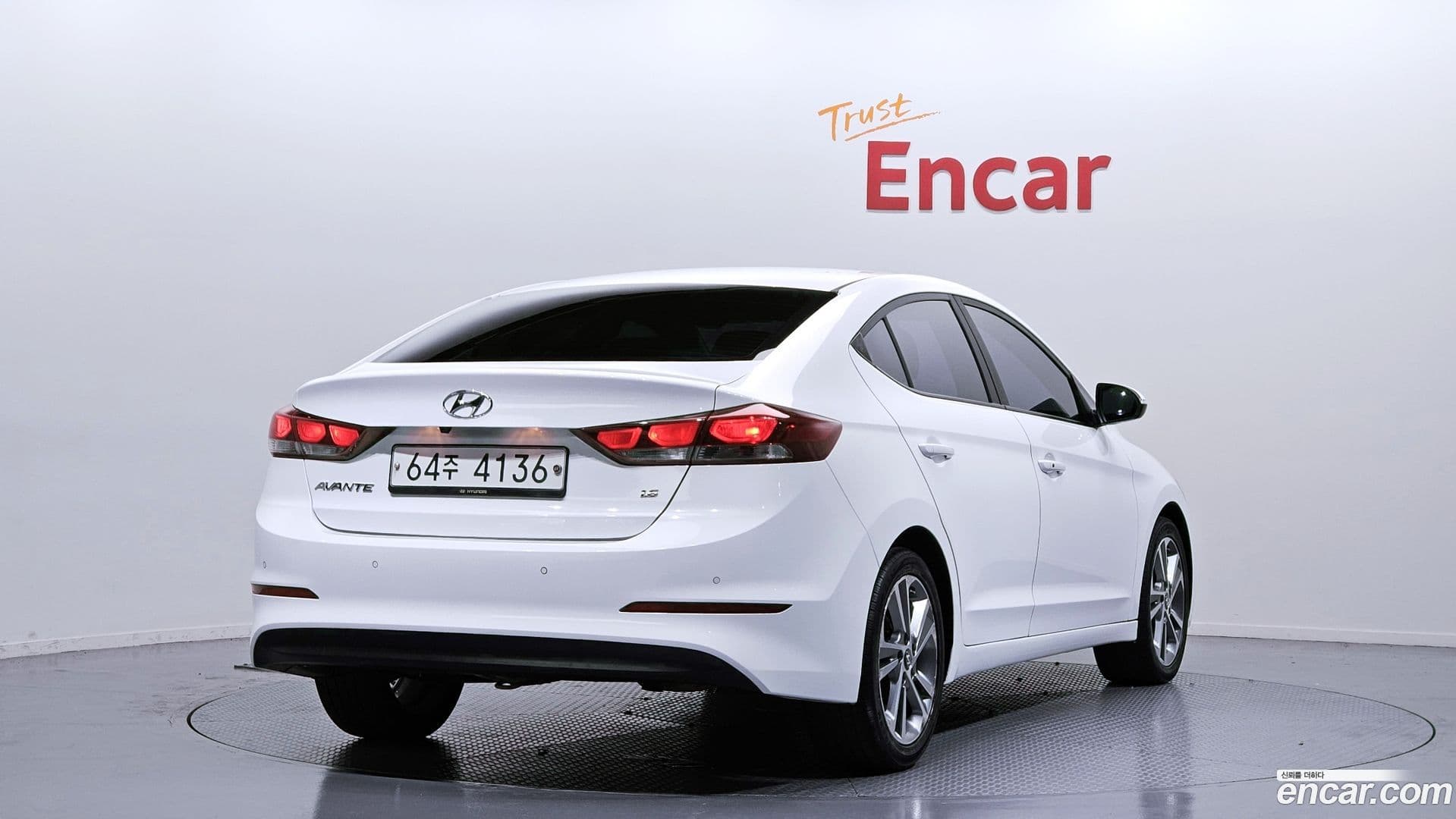 Main__Slider__Photo:AVANTE Hyundai 2018.0-0