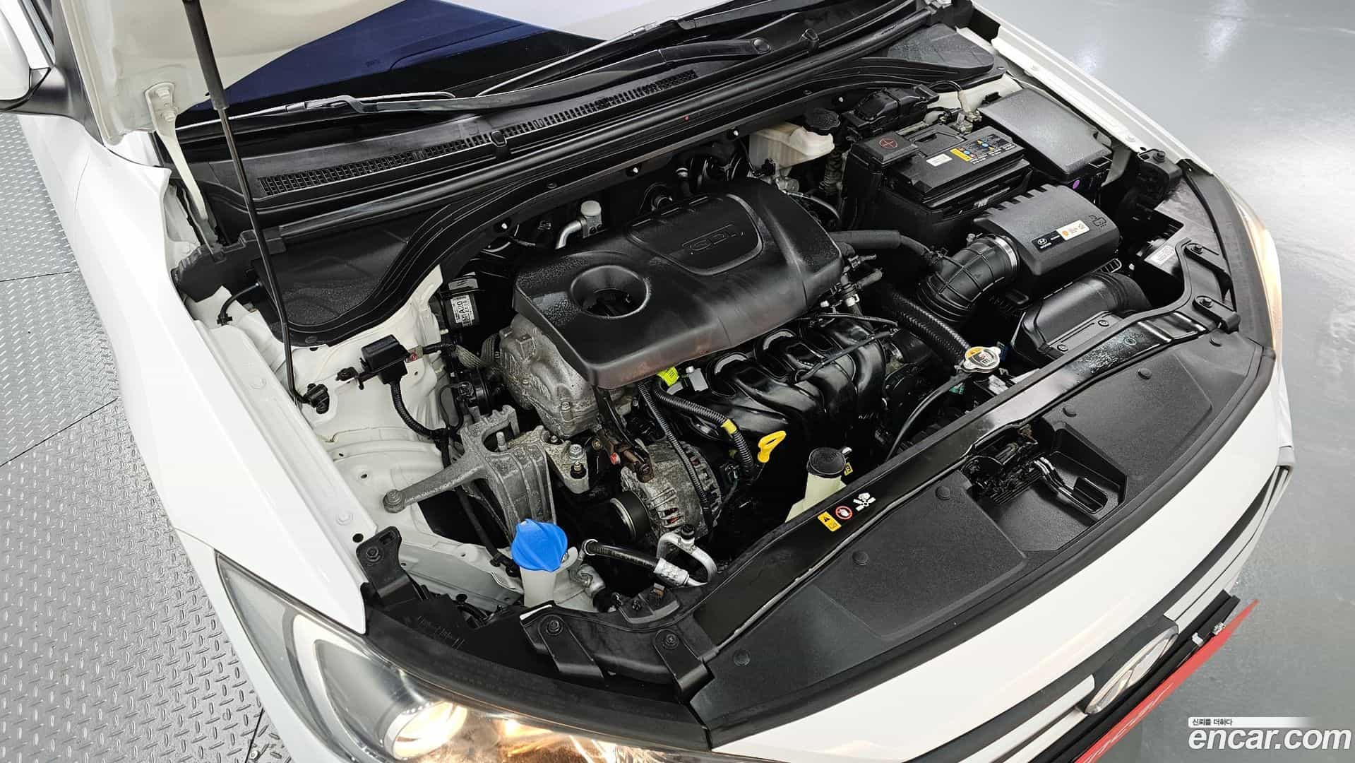 AVANTE Hyundai 2018.0-INNER-6
