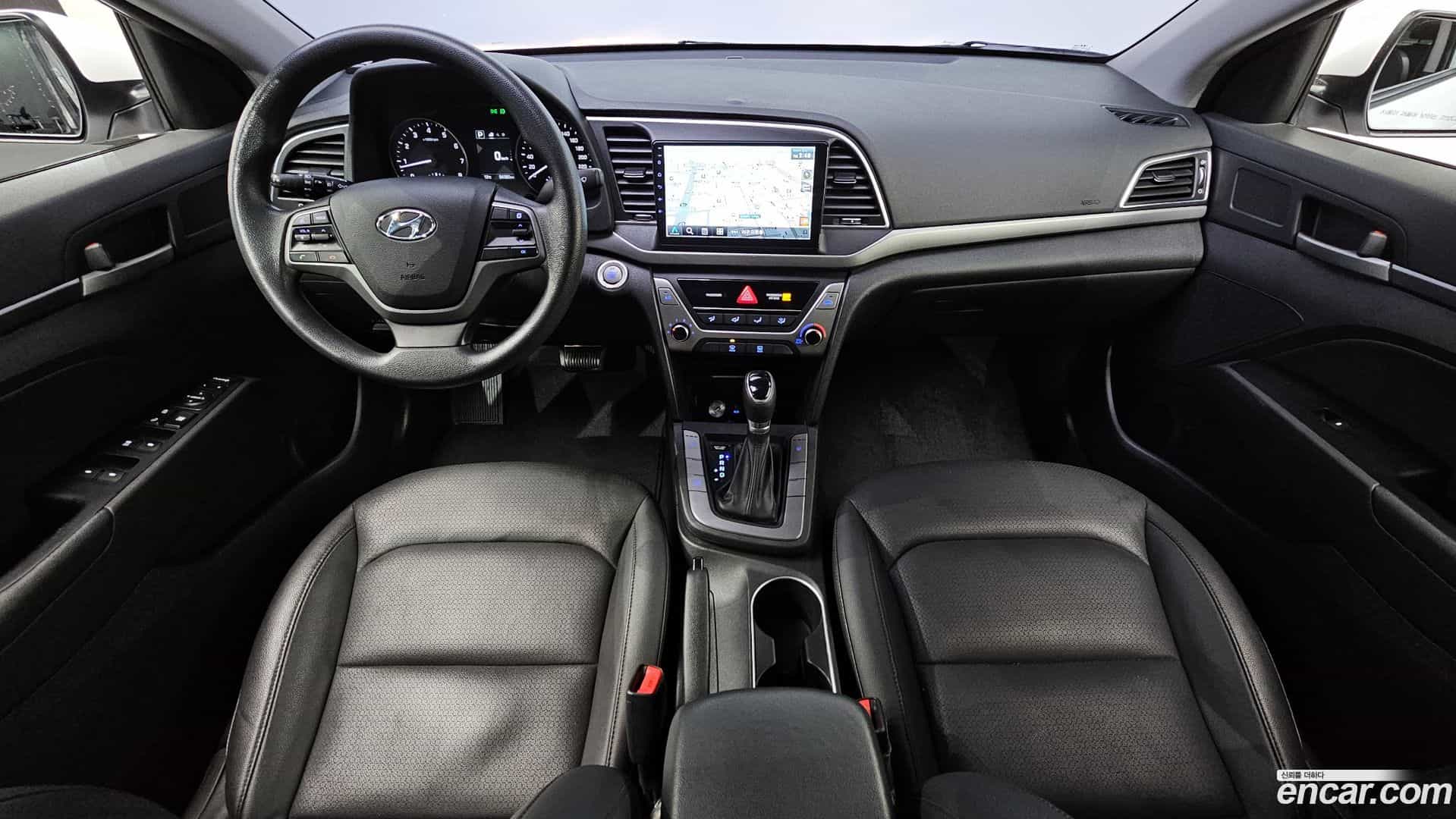 AVANTE Hyundai 2018.0-INNER-7