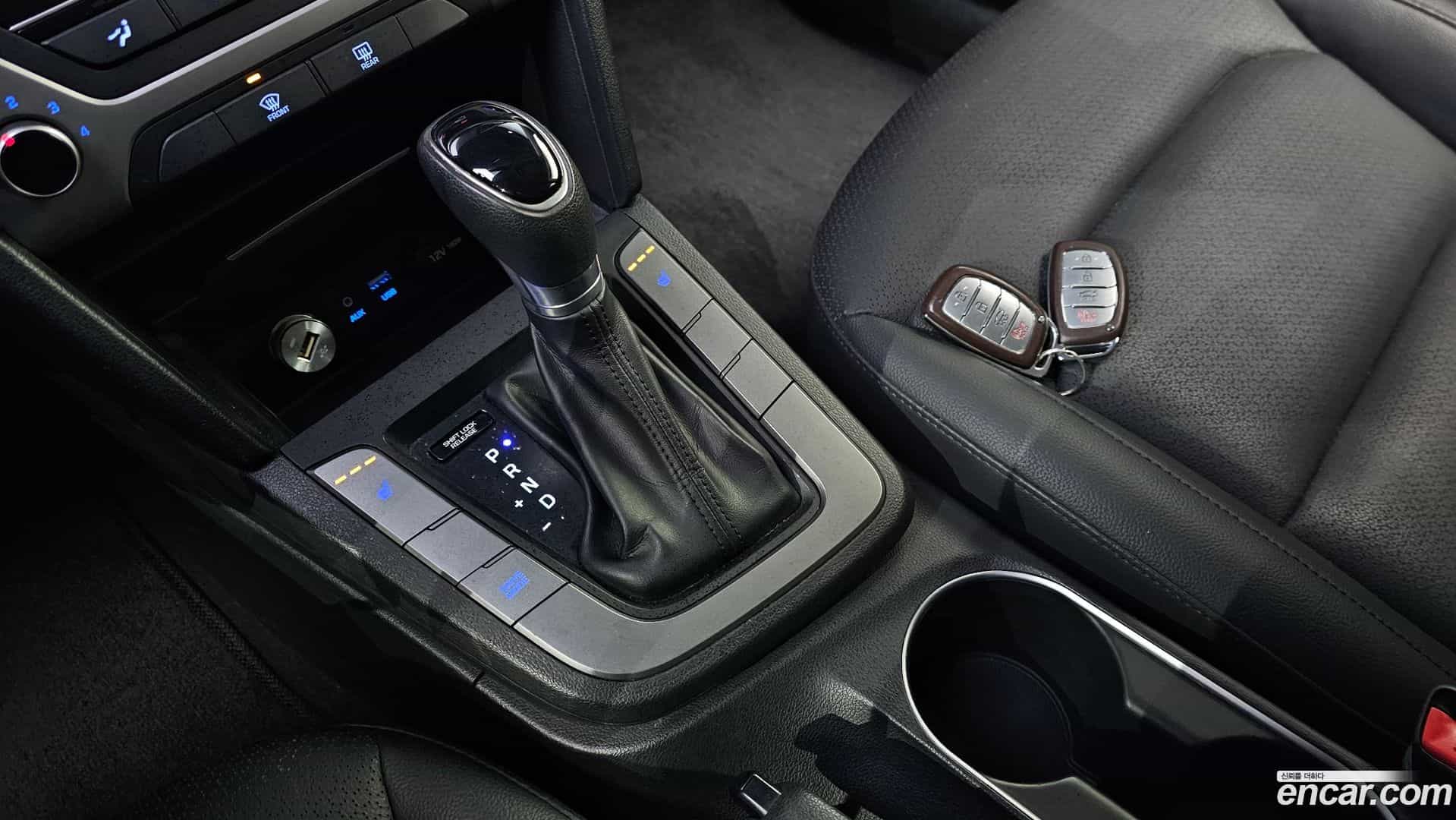 AVANTE Hyundai 2018.0-INNER-9