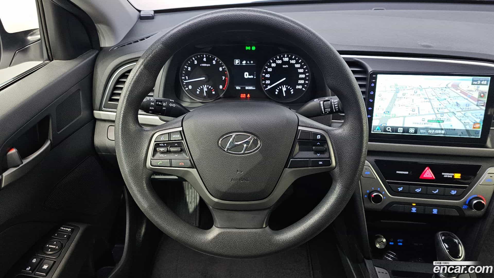 AVANTE Hyundai 2018.0-OPTION-18