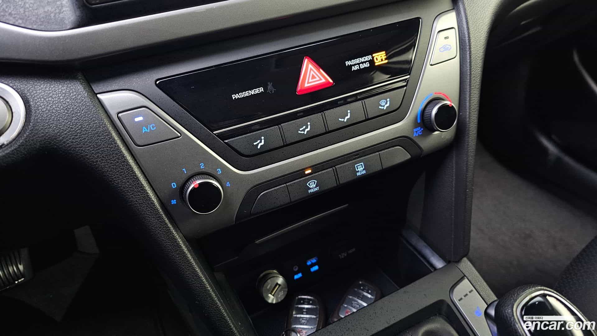 AVANTE Hyundai 2018.0-OPTION-22