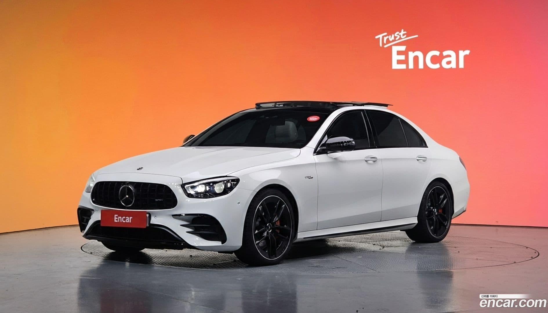 Main__Slider__Photo:E-Class Mercedes-Benz 2023.5-0