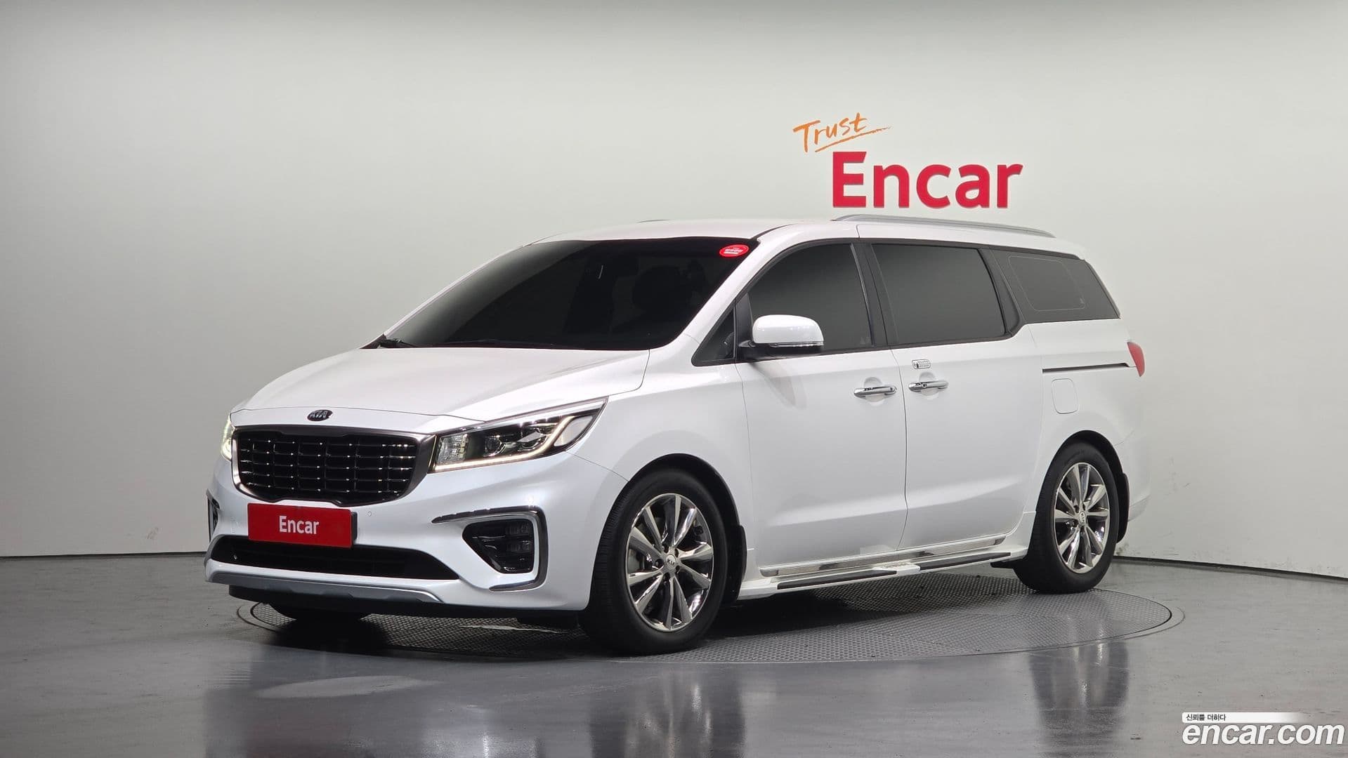 Main__Slider__Photo:Canival Kia 2018.4-0
