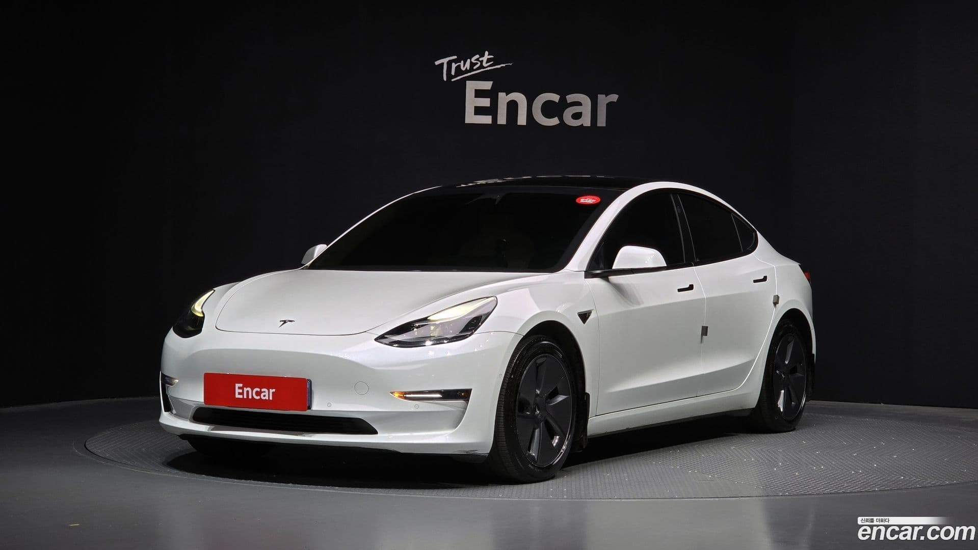 Main__Slider__Photo:Model 3 Tesla 2022.5-0
