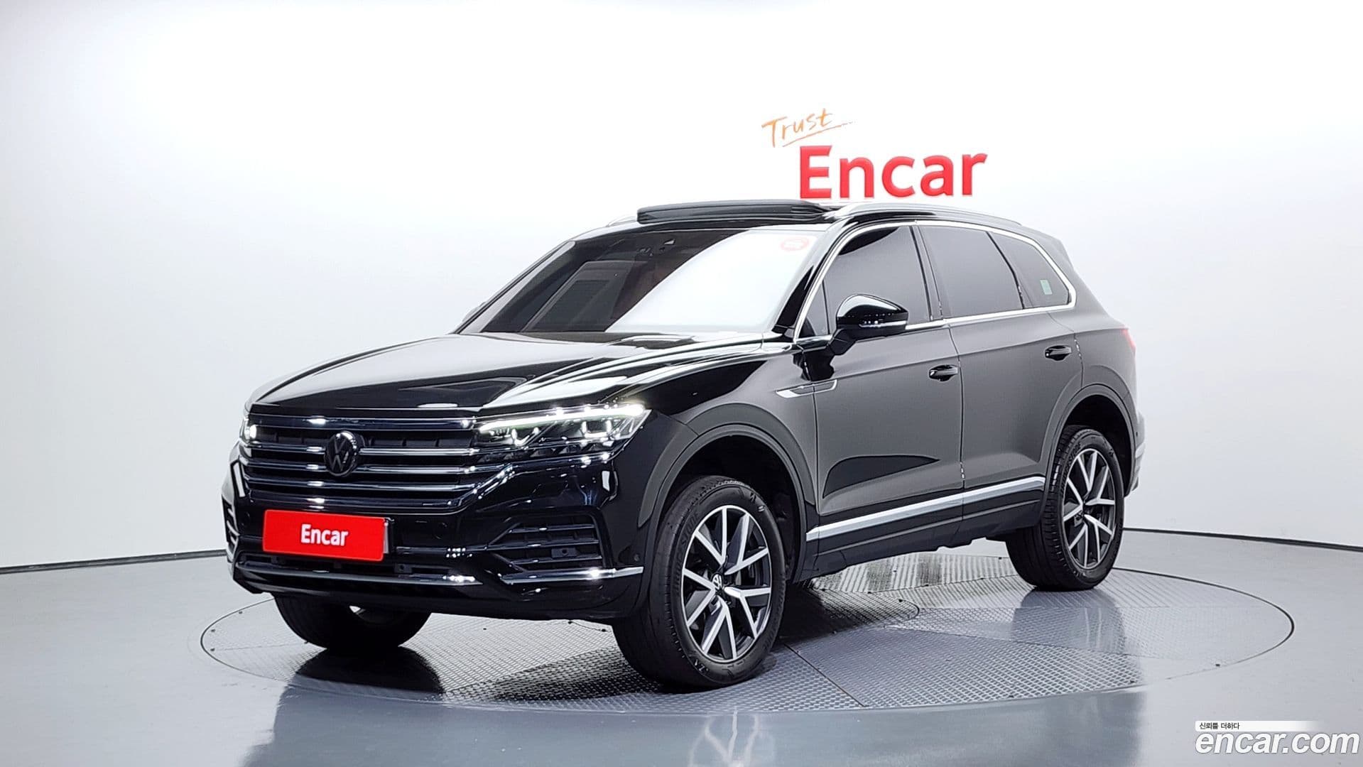 Main__Slider__Photo:Touareg Volkswagen 2023.8-0