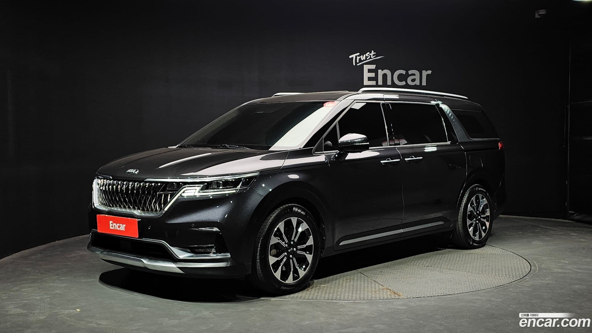 Main__Slider__Photo:Canival Kia 2020.9-0