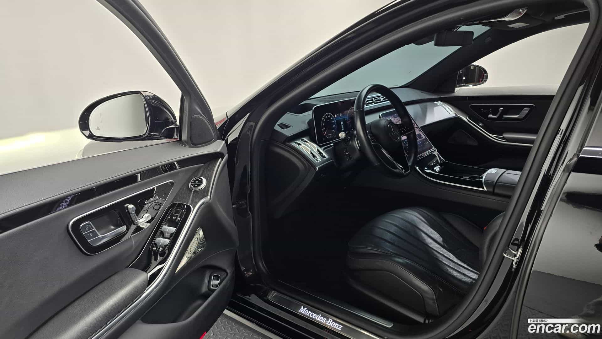 S-Class Mercedes-Benz 2022.0-INNER-010