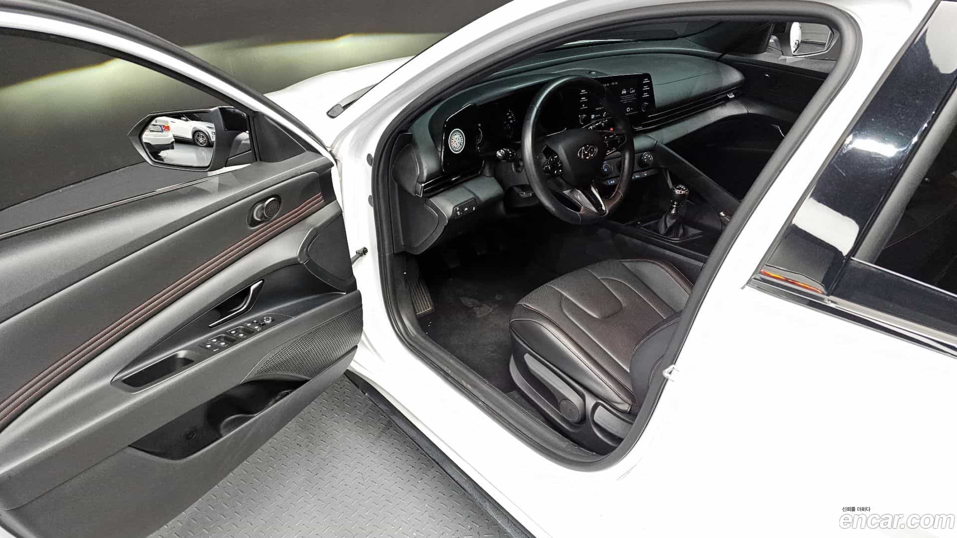 AVANTE Hyundai 2021.2-OPTION-015