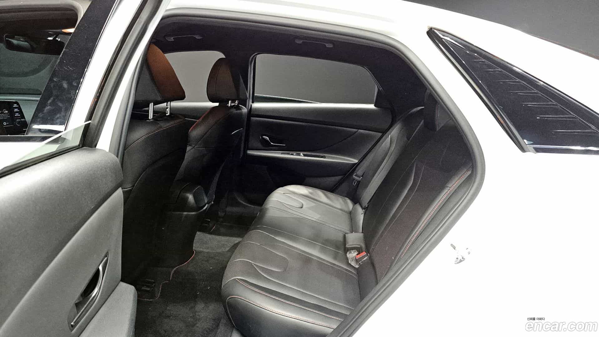 AVANTE Hyundai 2021.2-OPTION-016