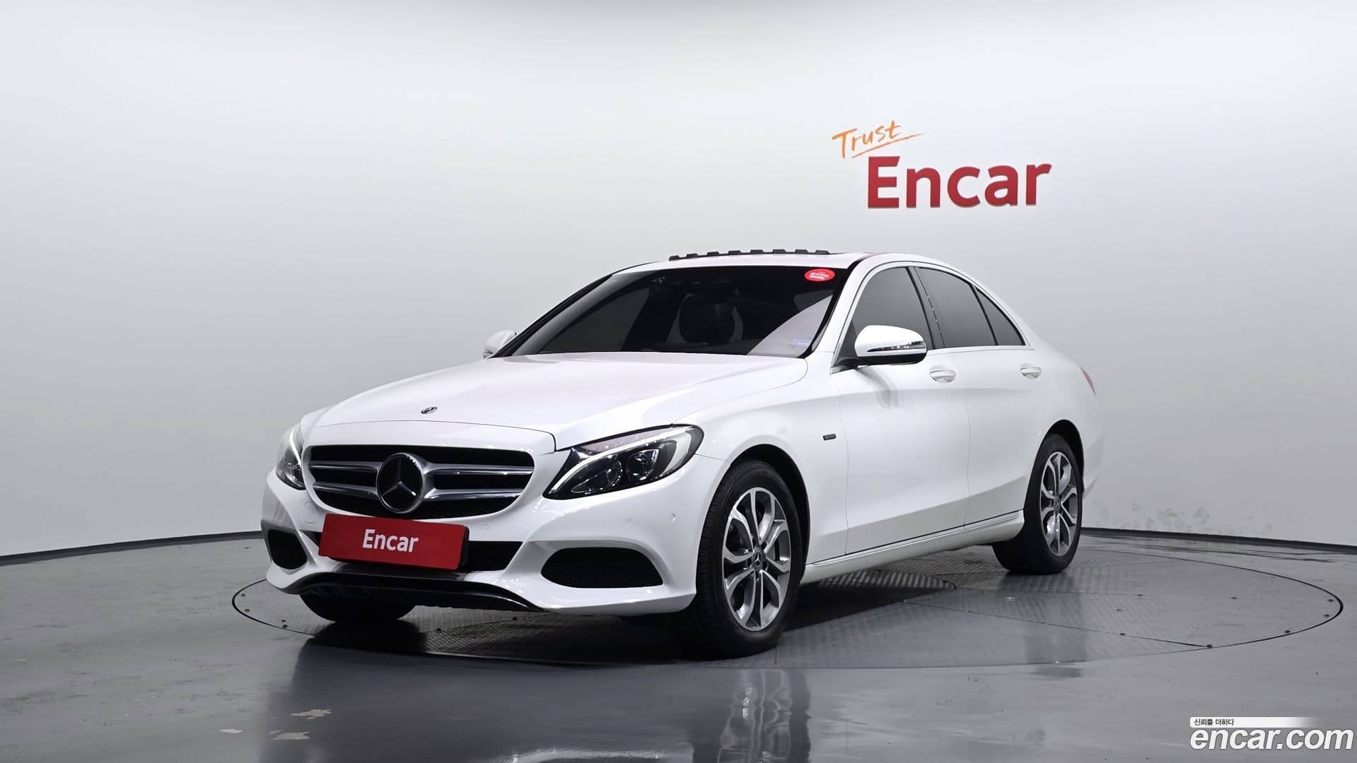 Main__Slider__Photo:C-Class Mercedes-Benz 2018.11-0