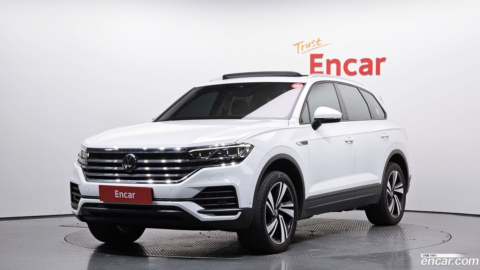 Main__Slider__Photo:Touareg Volkswagen 2023.6-0
