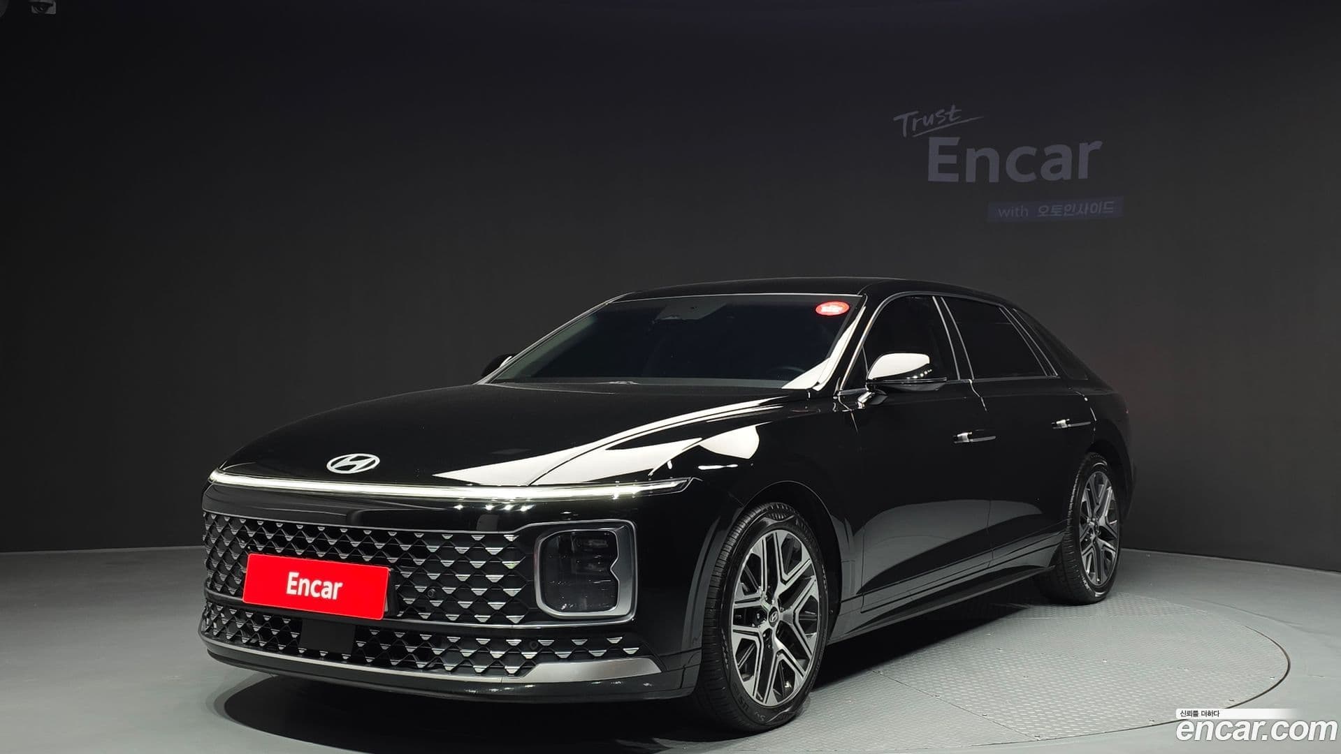 Main__Slider__Photo:Grandeur Hyundai 2023.1-0