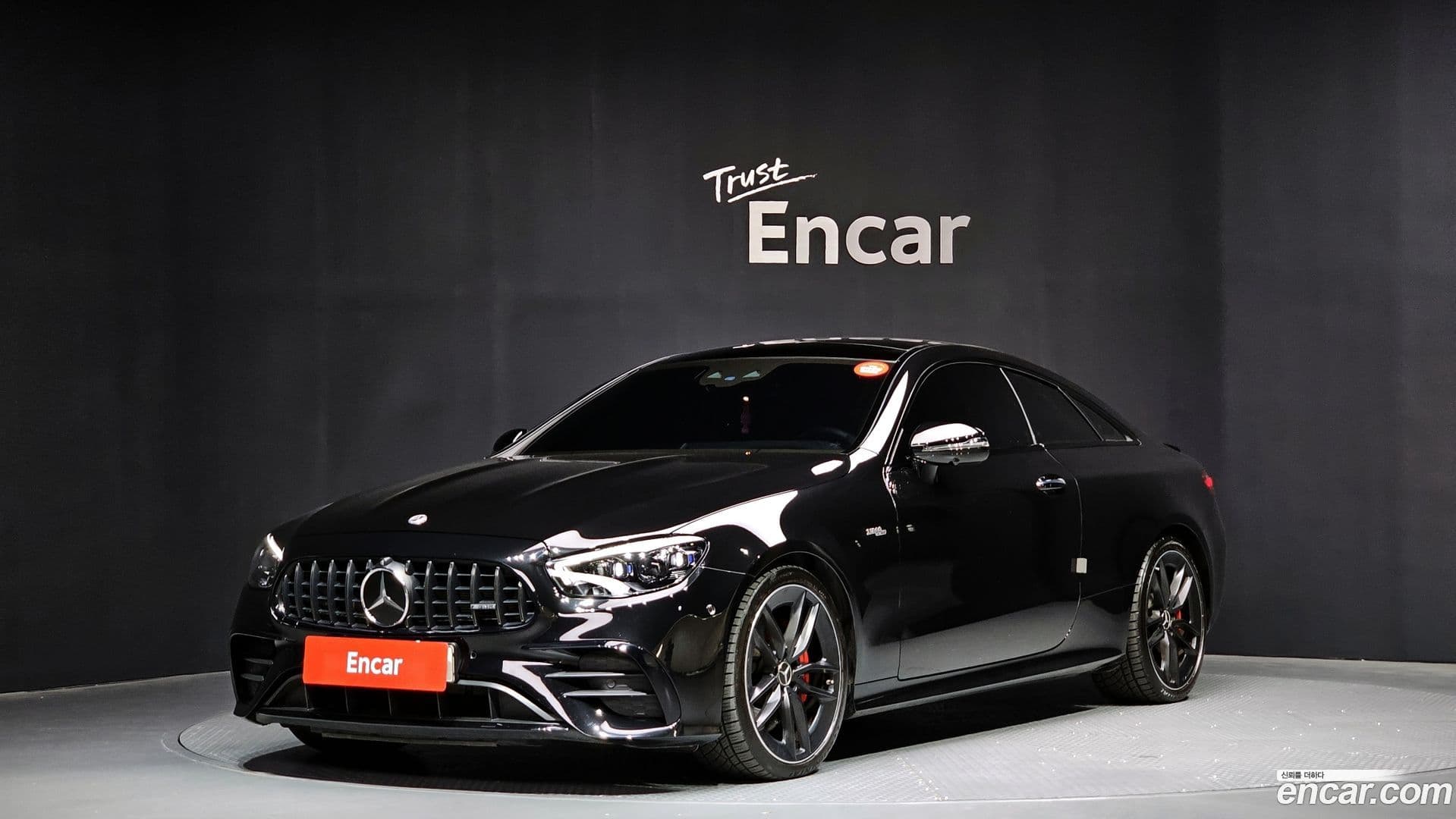 Main__Slider__Photo:E-Class Mercedes-Benz 2023.5-0