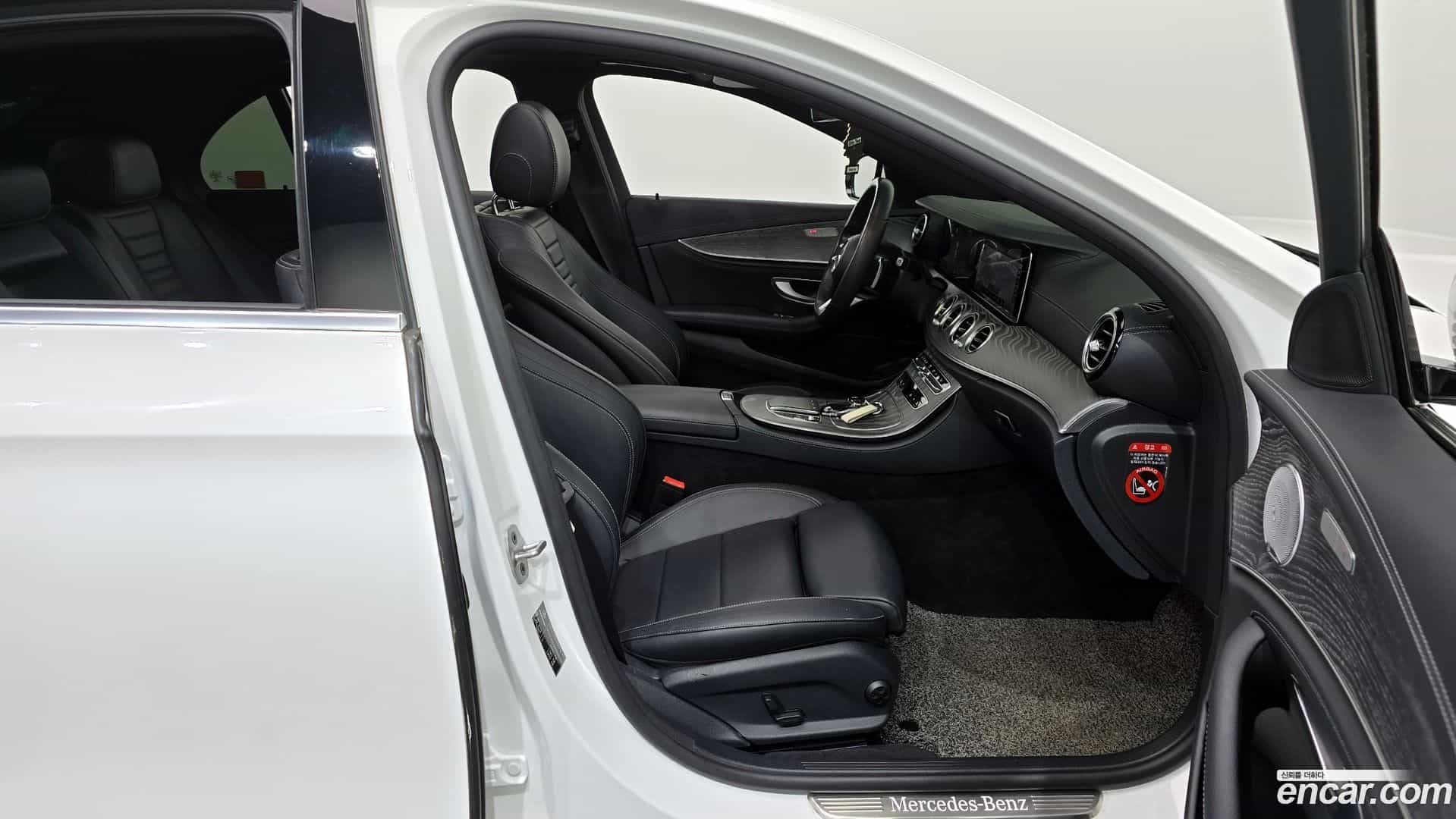 E-Class Mercedes-Benz 2021.0-OPTION-015