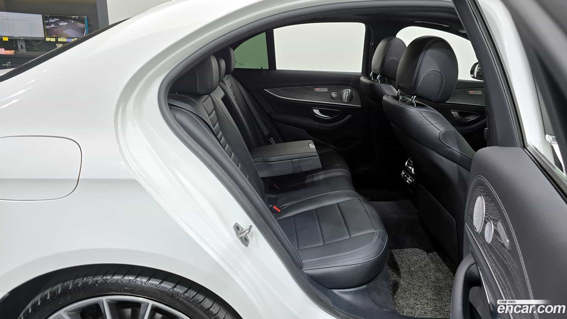 E-Class Mercedes-Benz 2021.0-OPTION-016