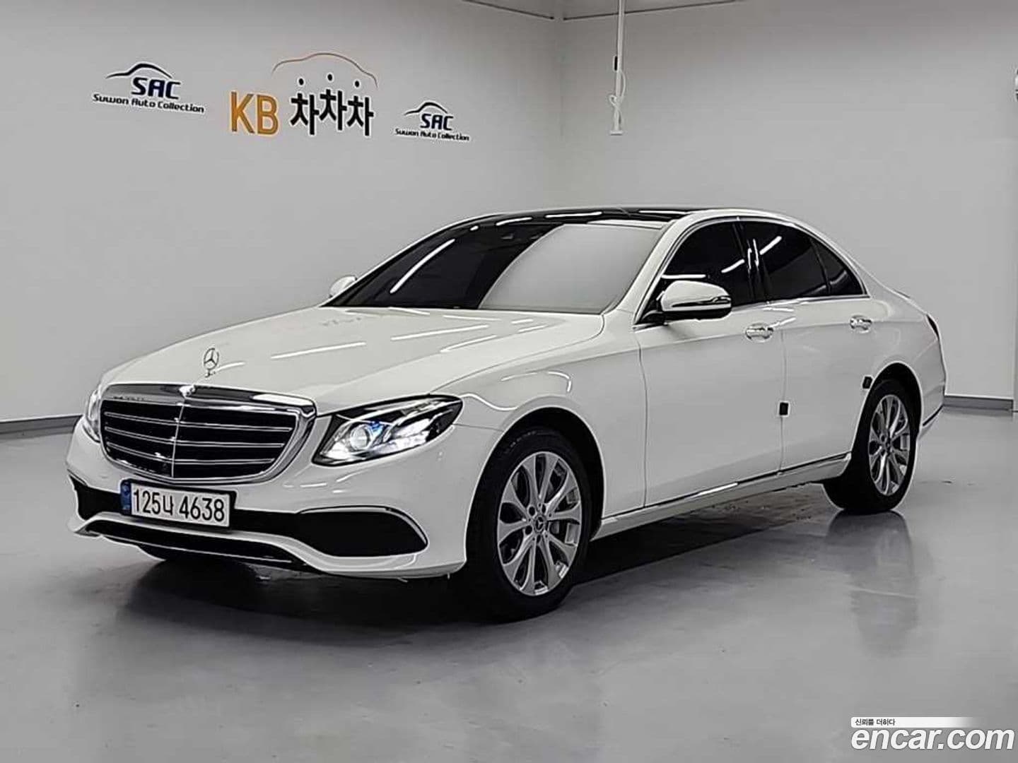 Main__Slider__Photo:E-Class Mercedes-Benz 2019.2-0