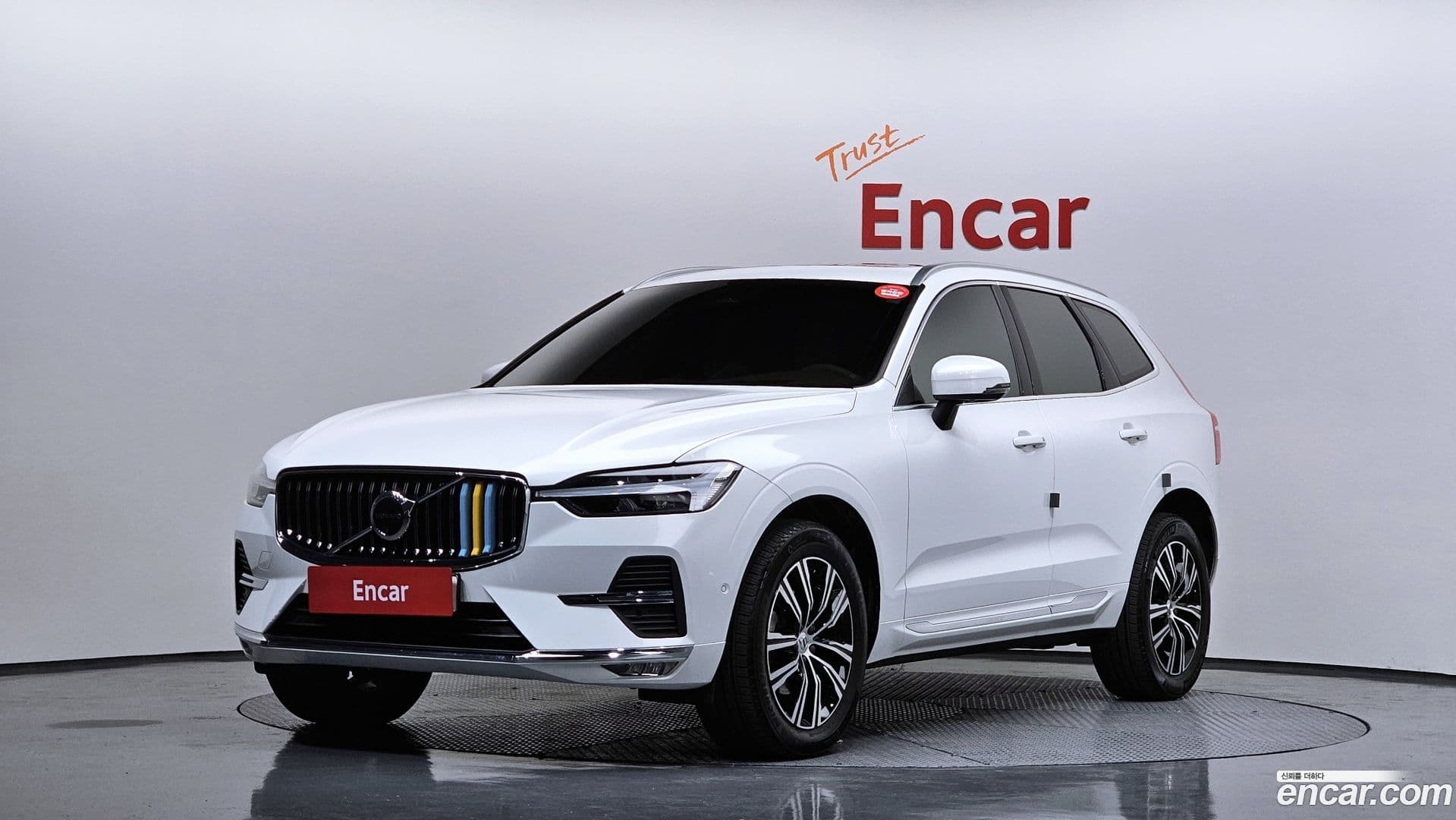 Main__Slider__Photo:XC60 Volvo 2022.0-0