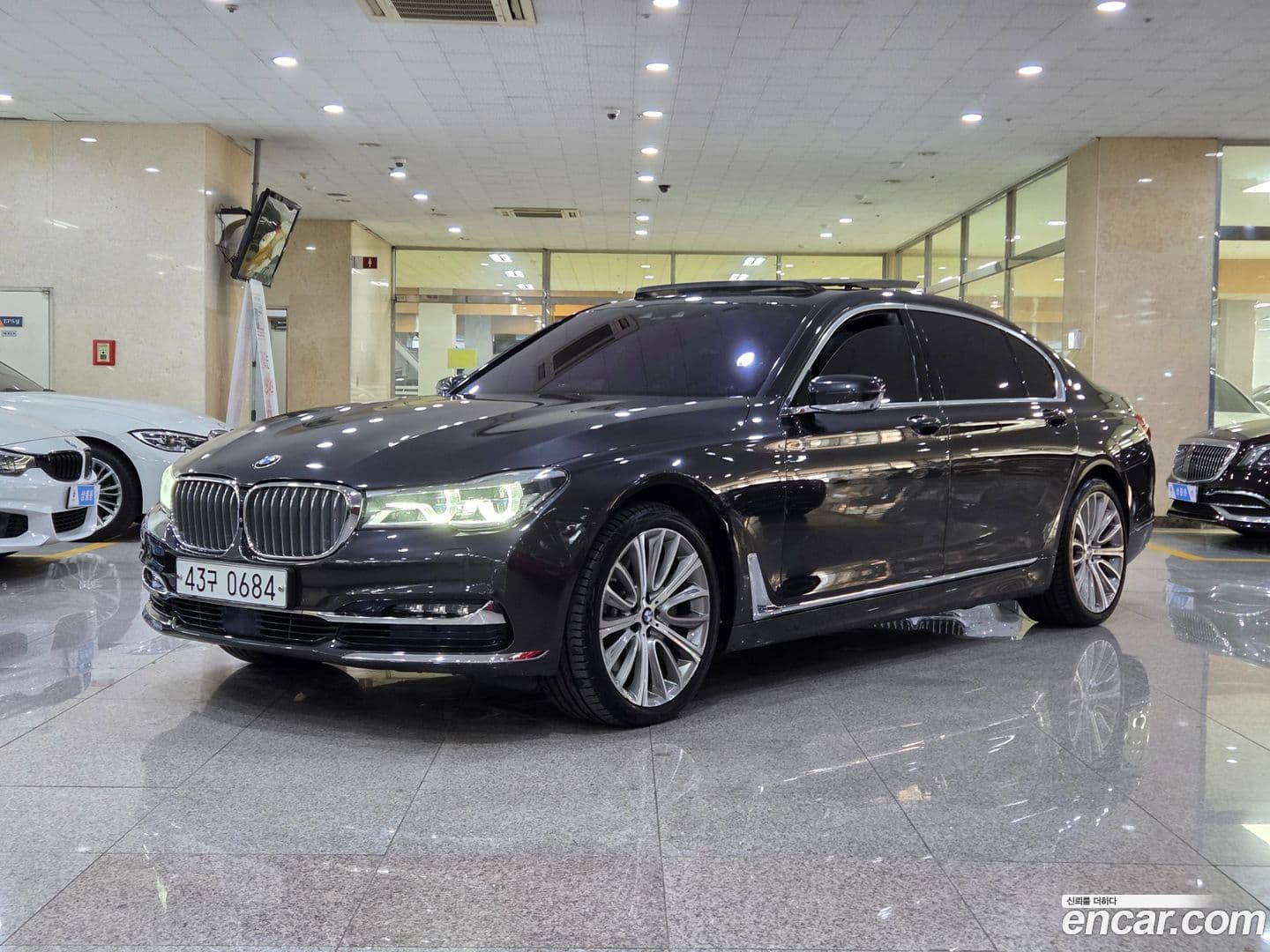 Main__Slider__Photo:7-Series BMW 2016.4-0