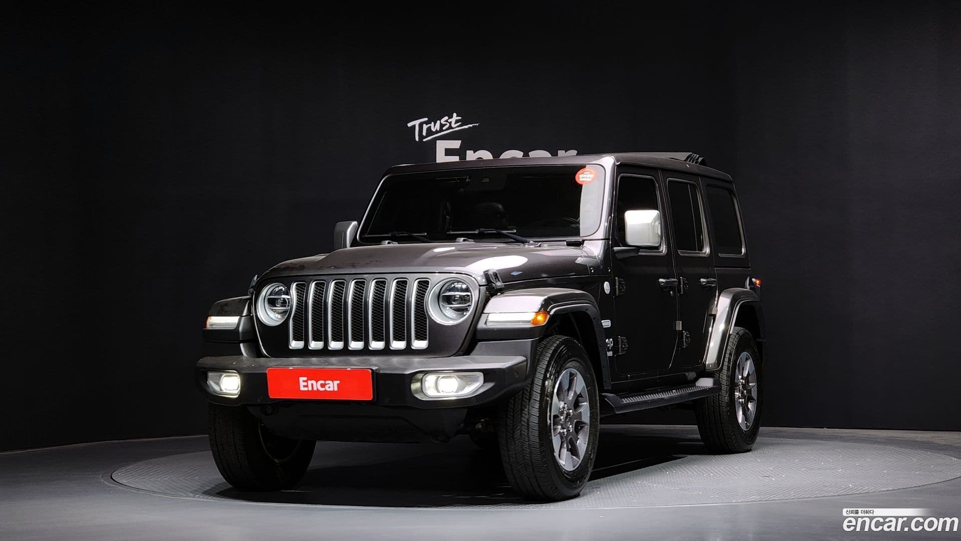 Main__Slider__Photo:Wrangler Jeep 2021.6-0