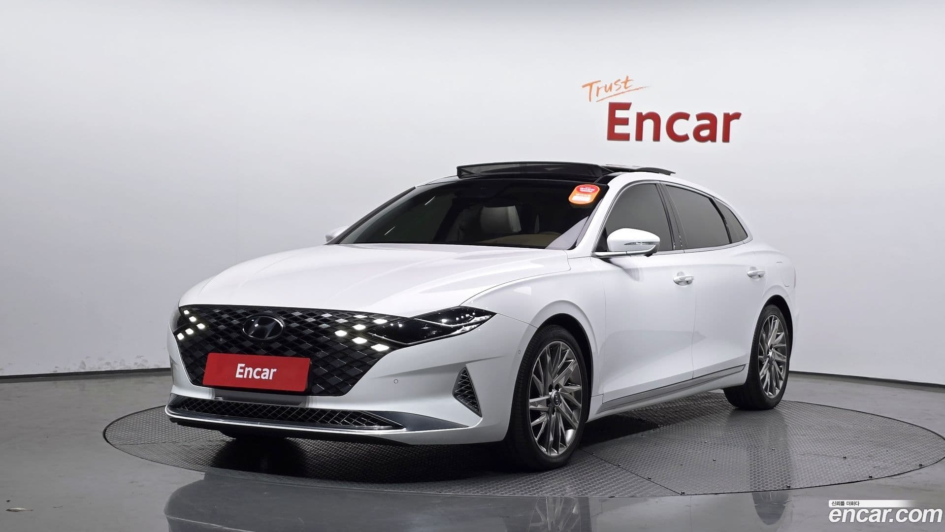 Main__Slider__Photo:Grandeur Hyundai 2021.1-0