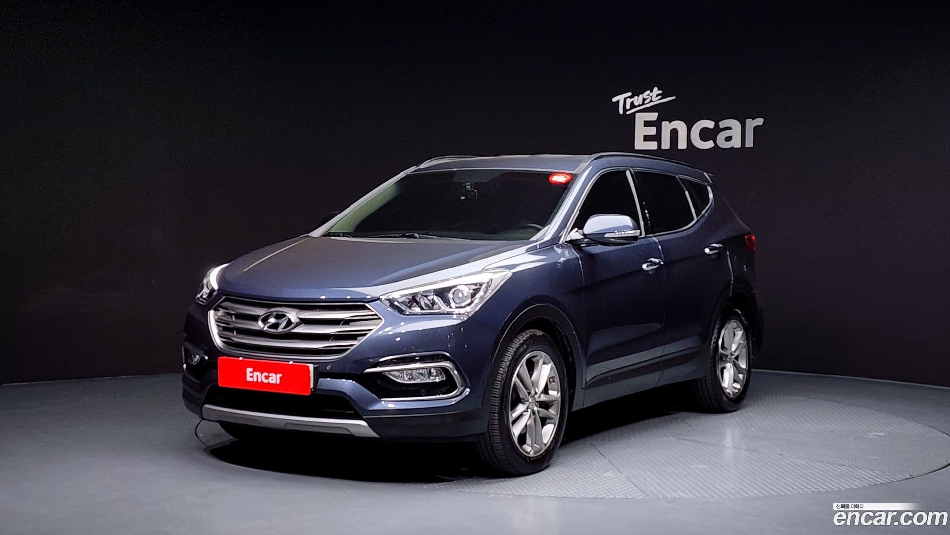 Main__Slider__Photo:Santafe Hyundai 2015.11-0
