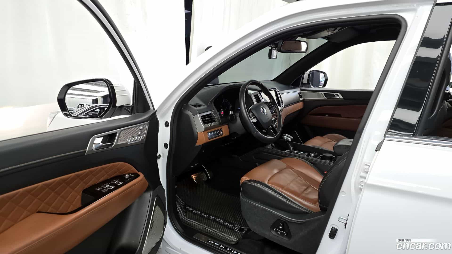 Rexton KG Mobility 2018.1-INNER-010