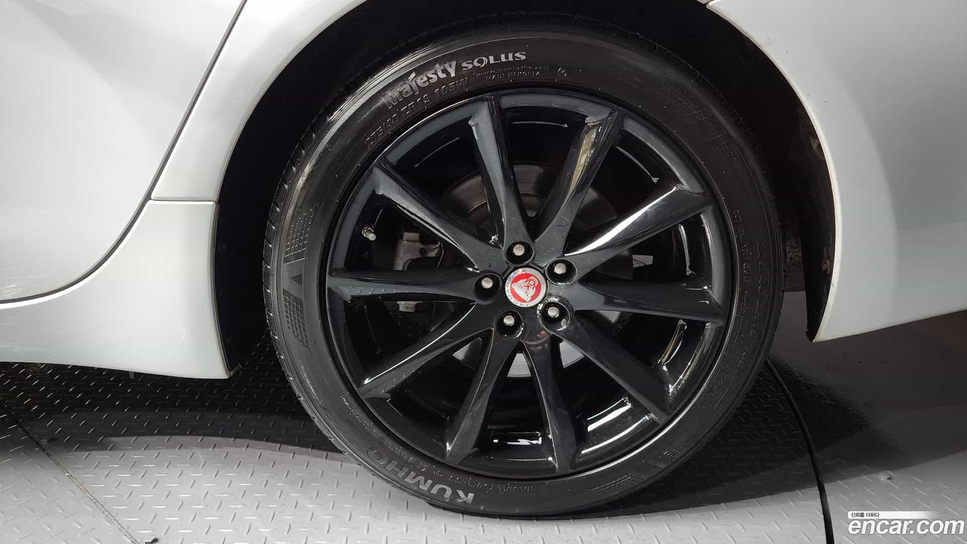 XJ Jaguar 2015.2-OUTER-005