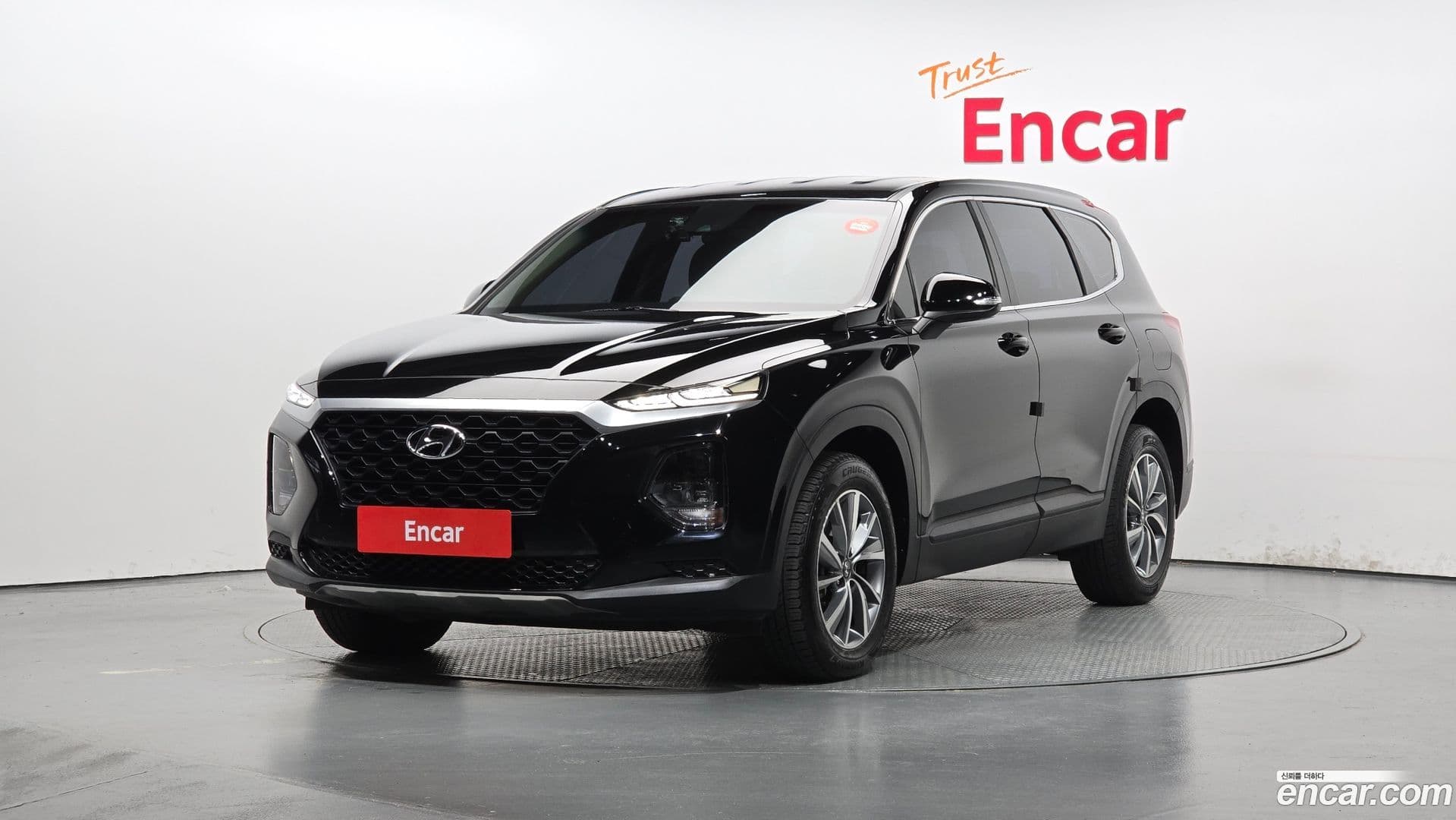 Main__Slider__Photo:Santafe Hyundai 2018.3-0