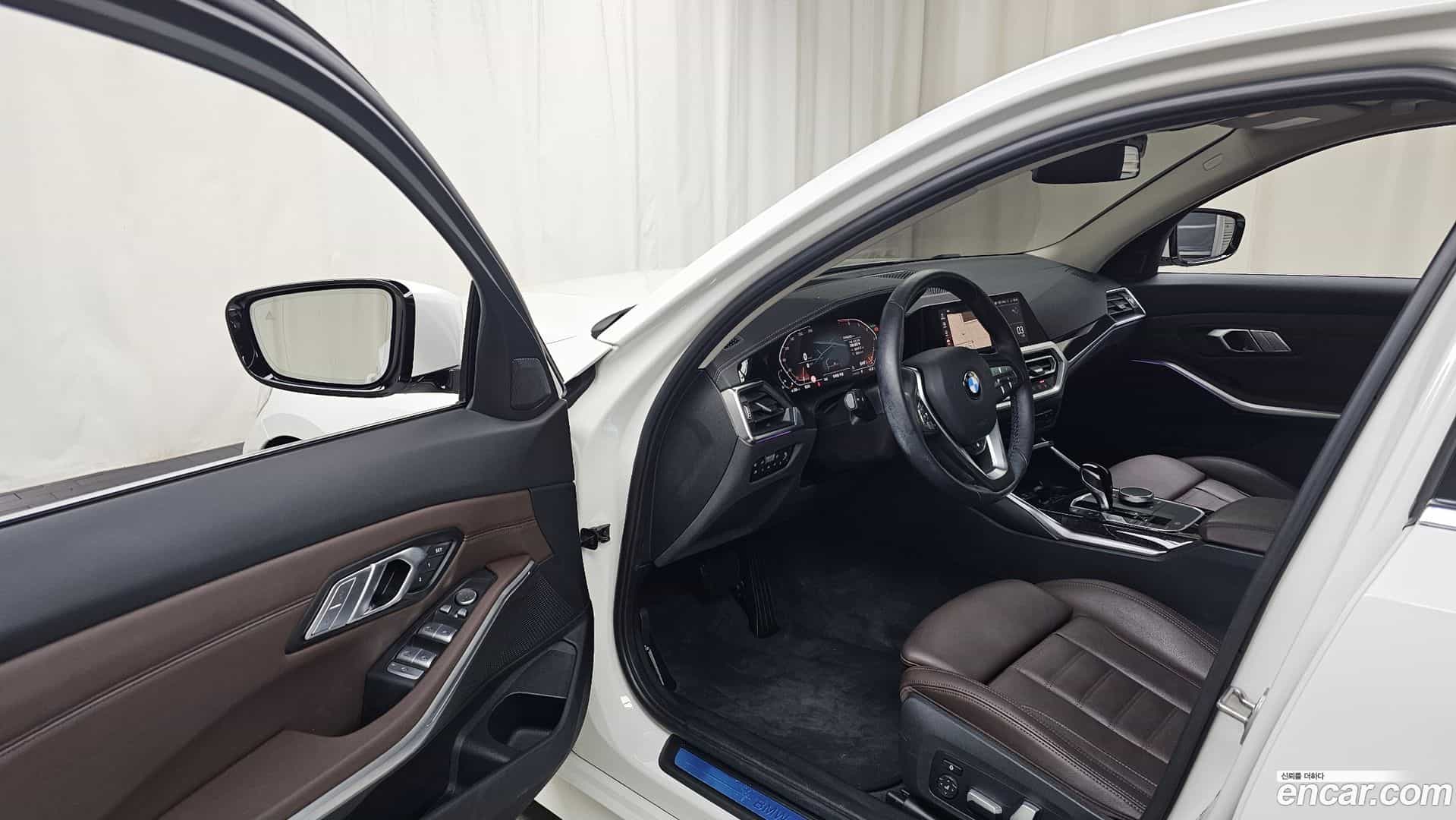3-Series BMW 2022.0-INNER-010