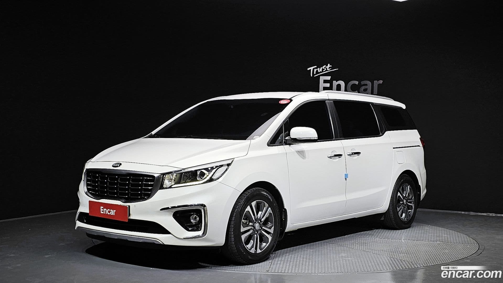 Main__Slider__Photo:Canival Kia 2019.9-0