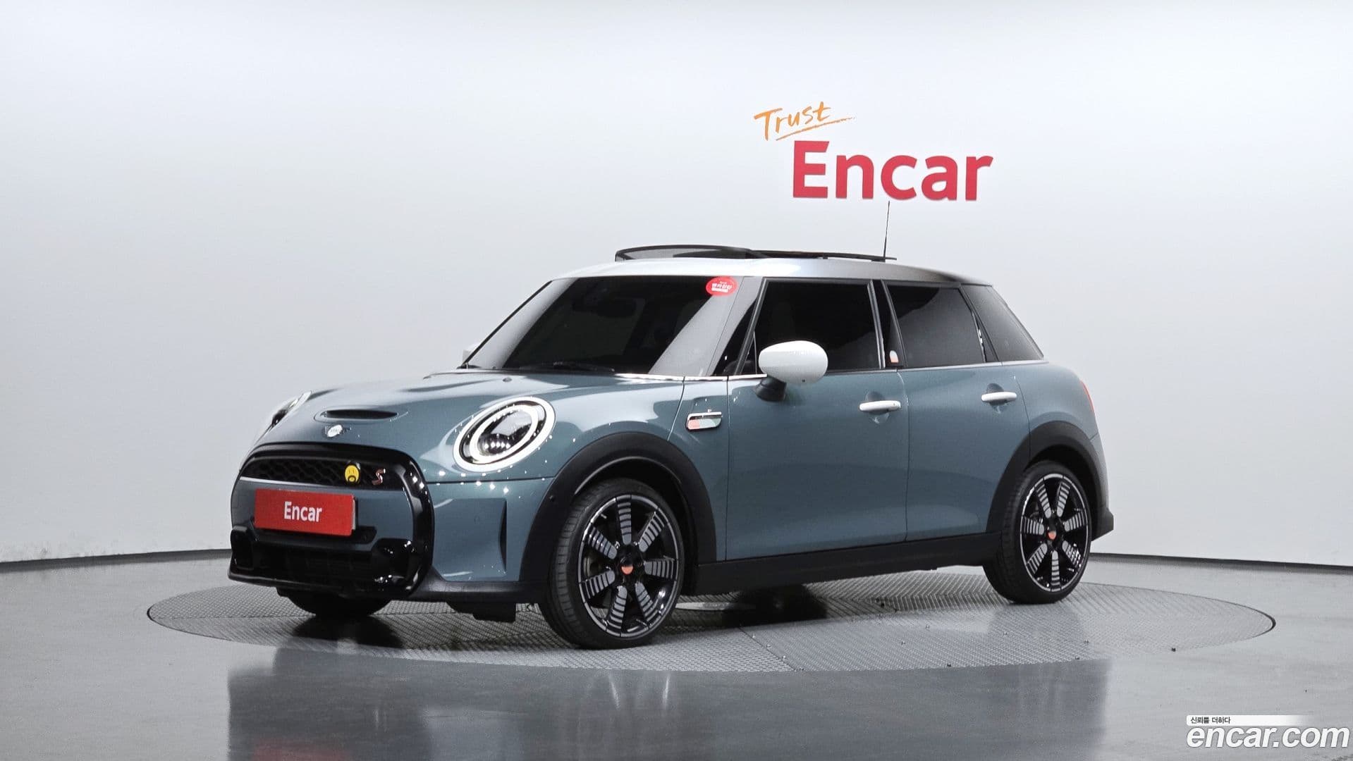 Main__Slider__Photo:Cooper Mini 2023.0-0